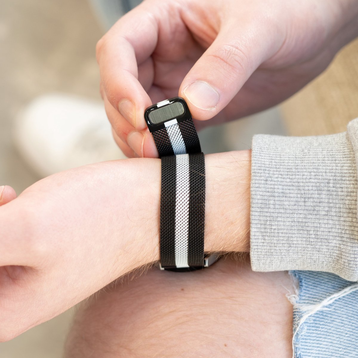 Samsung Galaxy Watch 4 44mm Milanese Strap (Black/White)