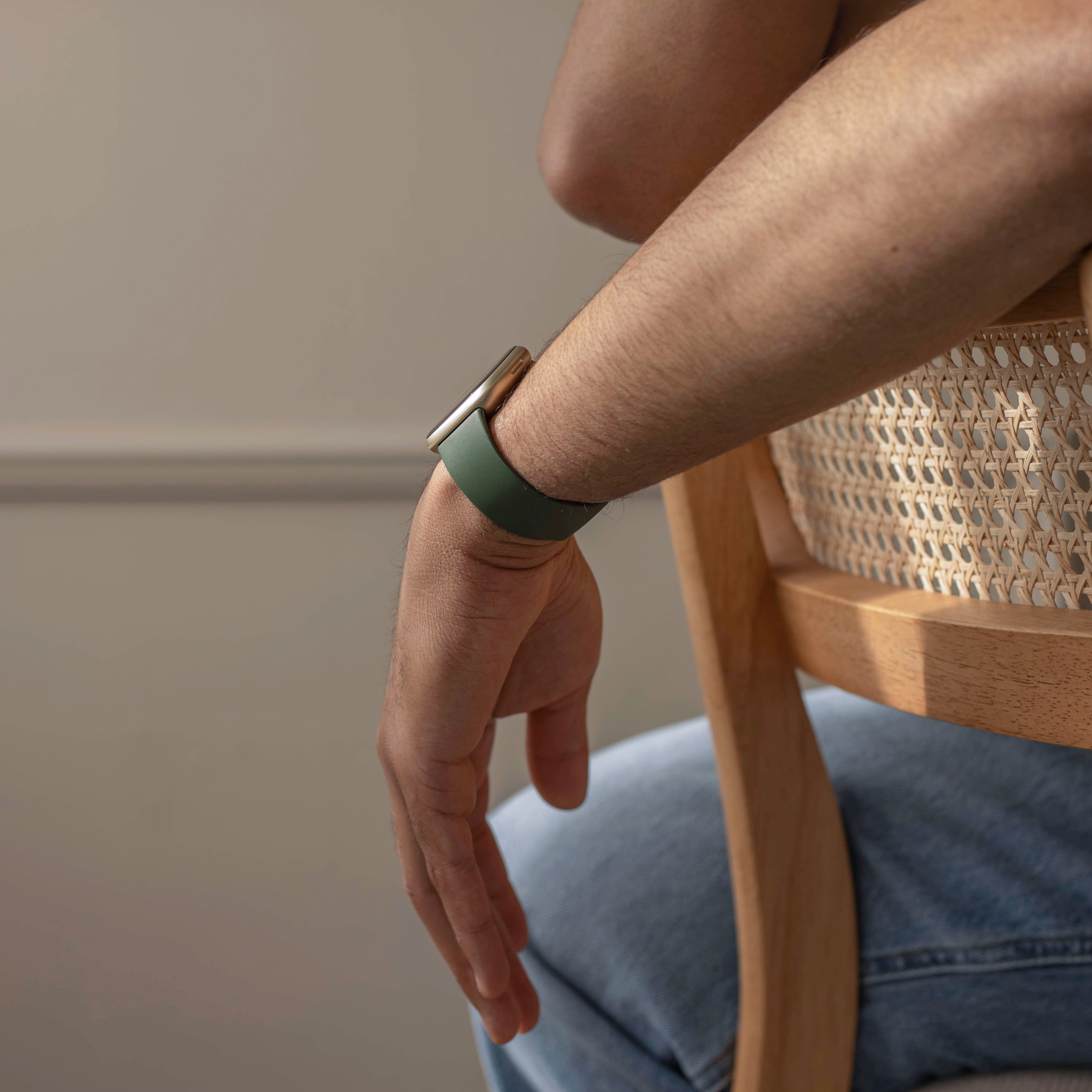 Bracelet silicone classique Fitbit Sense 2 (vert foncé)