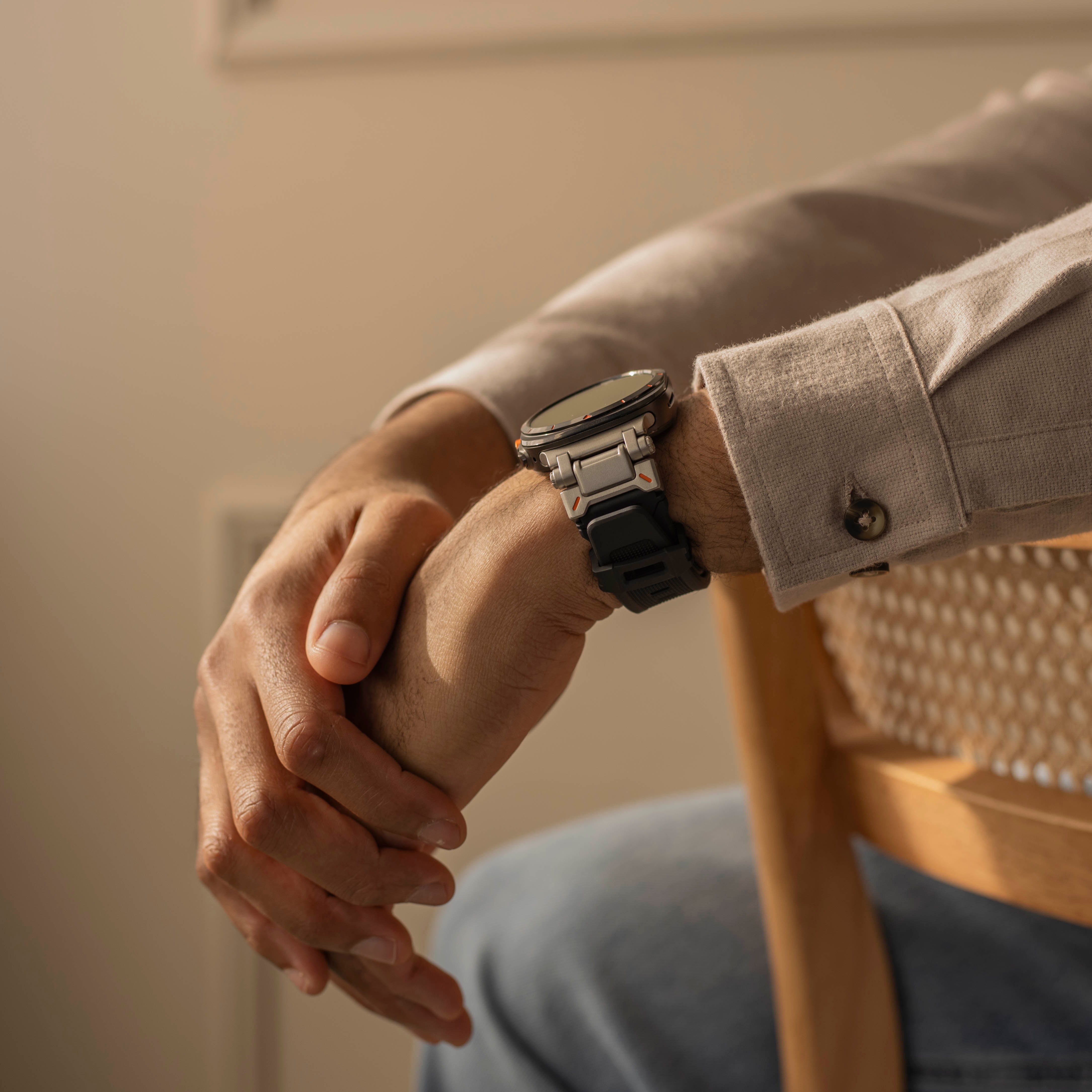 Bracelet TPU 'Explorer' Samsung Galaxy Watch Ultra (noir avec titane)