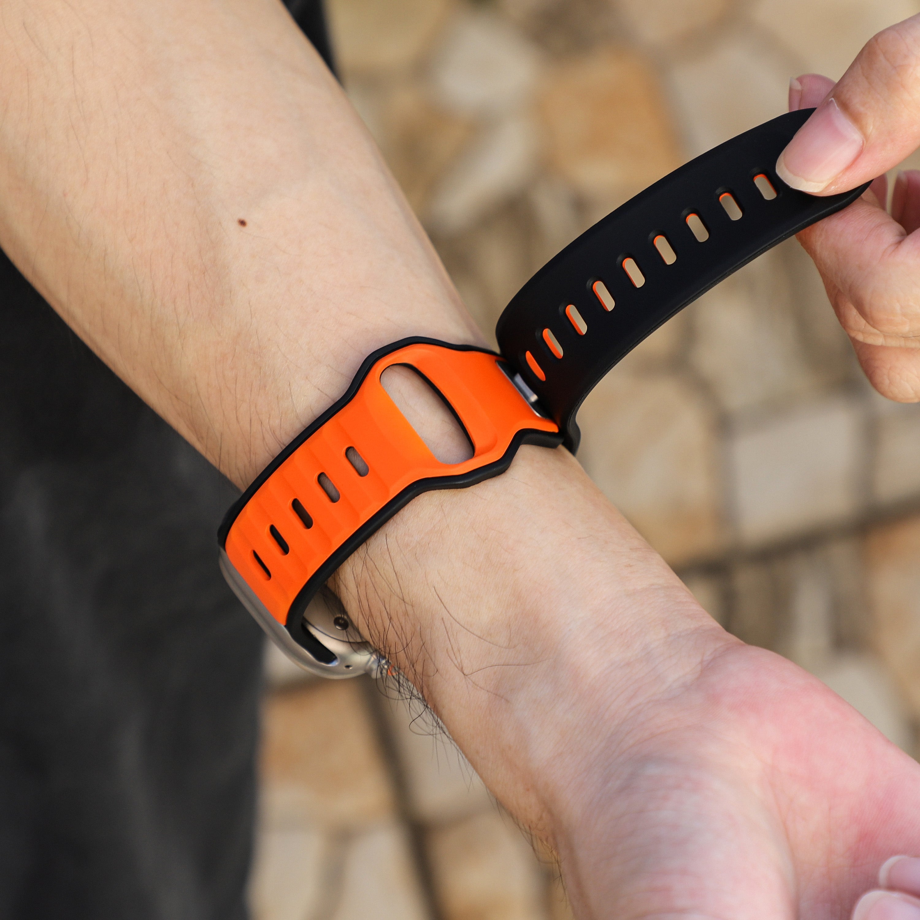 Bracelet silicone outdoor pour Apple Watch (orange/noir)