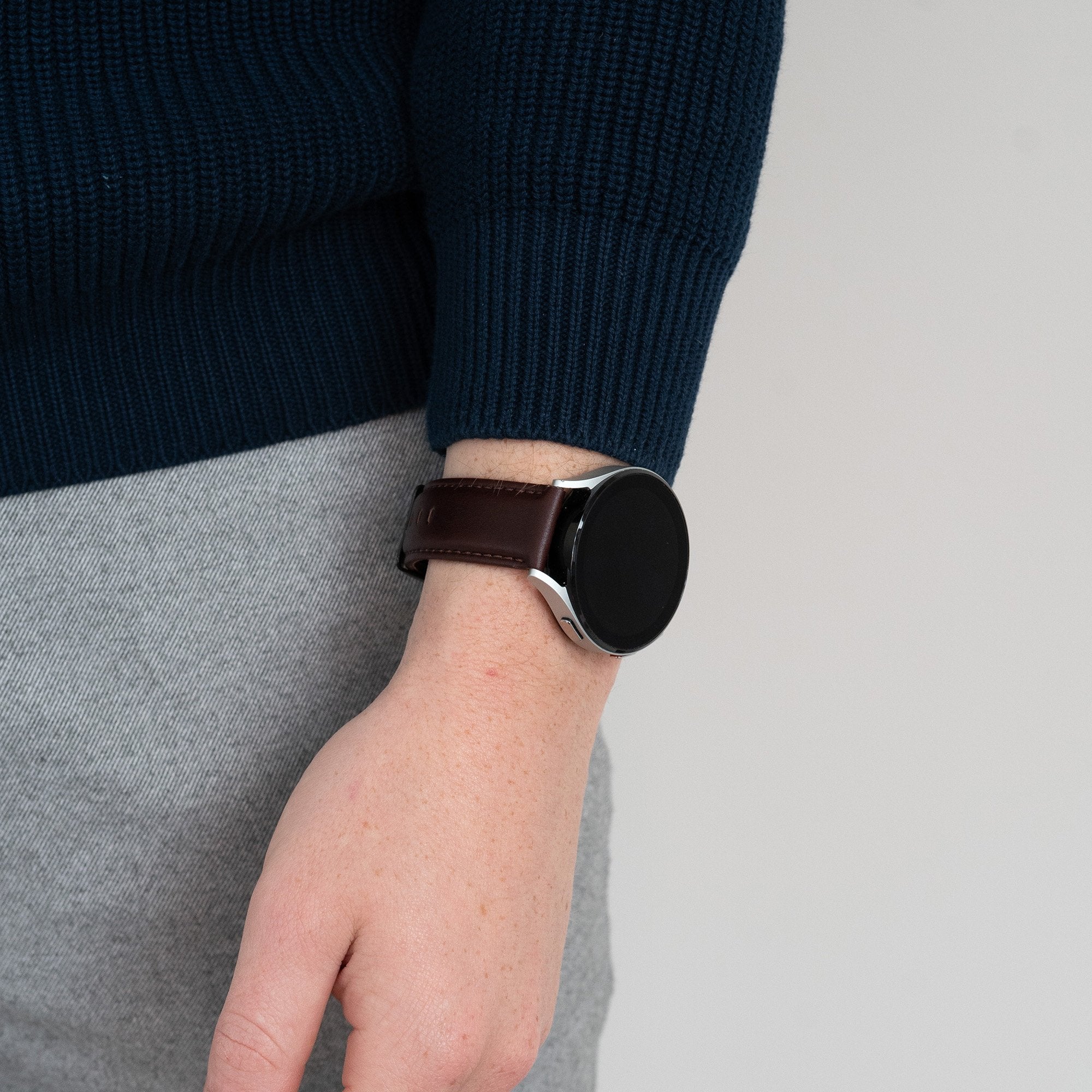 Bandz Bracelet cuir "Classic" Samsung Galaxy Watch 6 Classic 47mm (brun foncé)