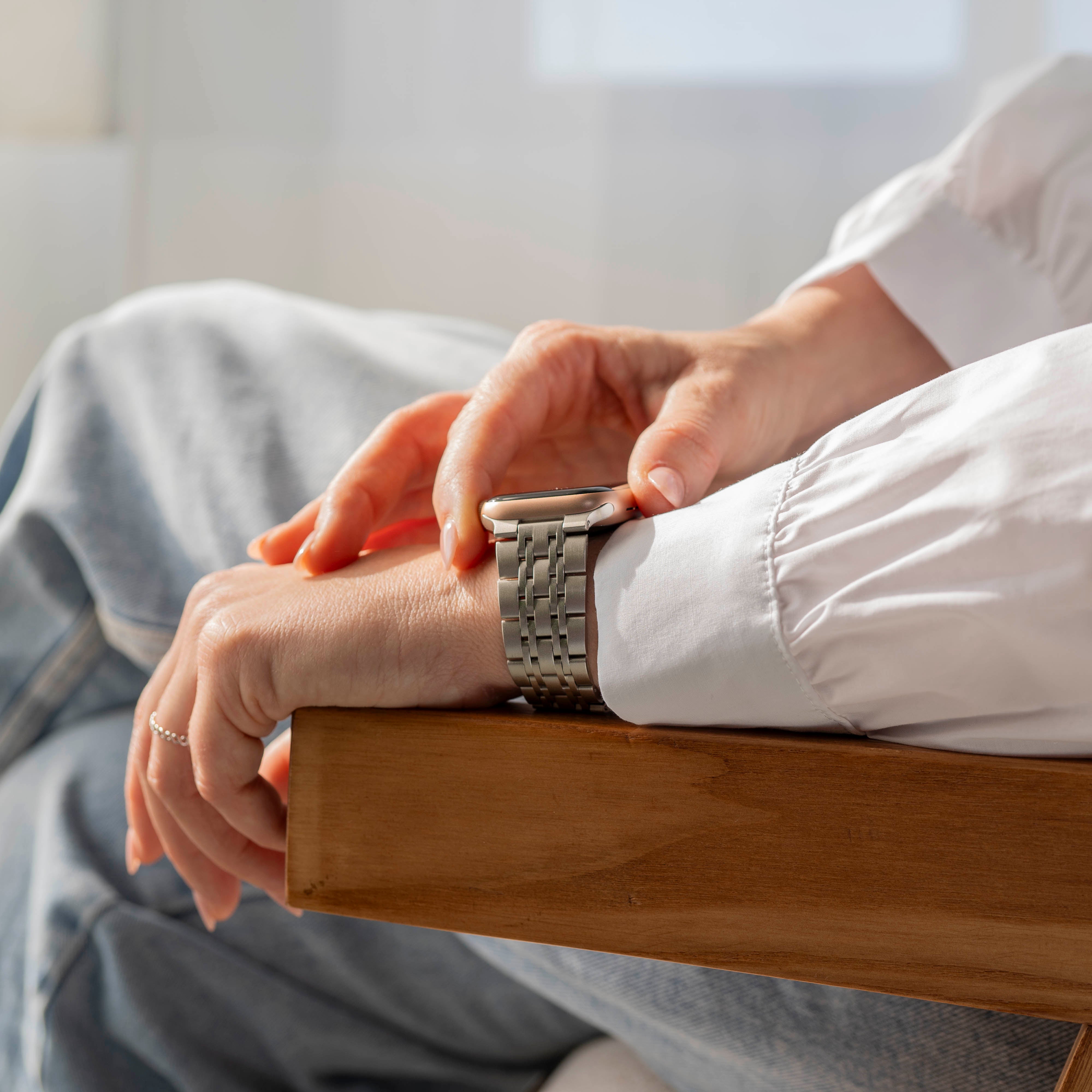 Bracelet luxe á maillons acier Apple Watch (lumière stellaire)