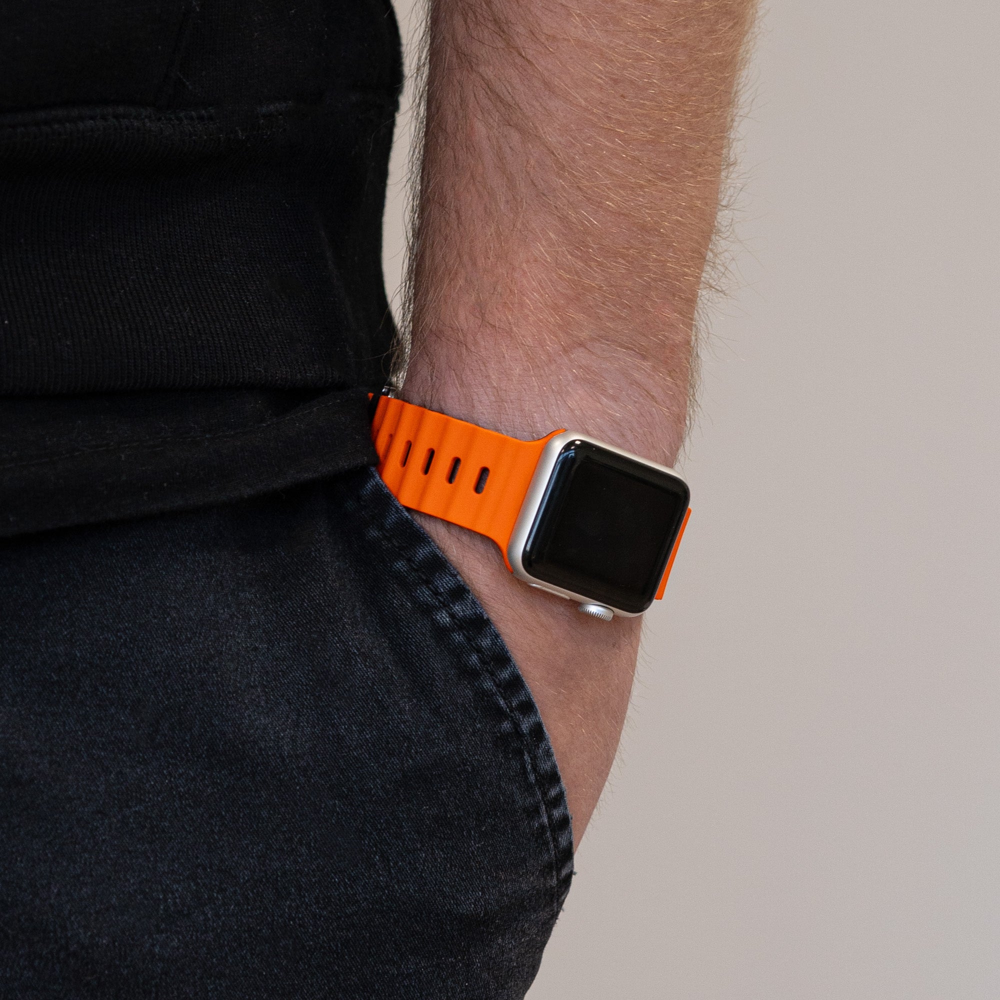 Bracelet Ocean Apple Watch avec fermeture à pression (orange/noir)