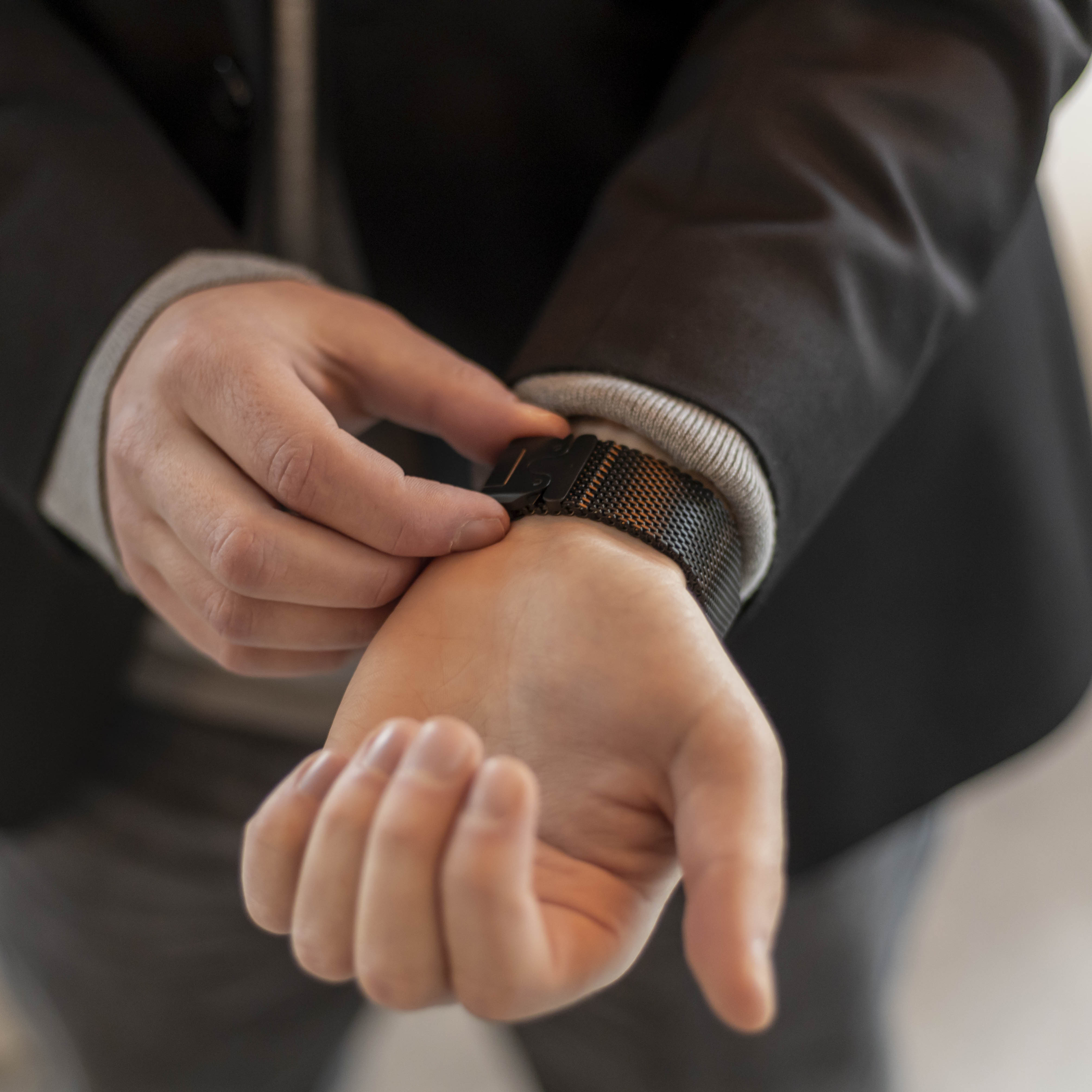 Bandz Apple Watch Milanese Loop Strap with P-Buckle (Black)