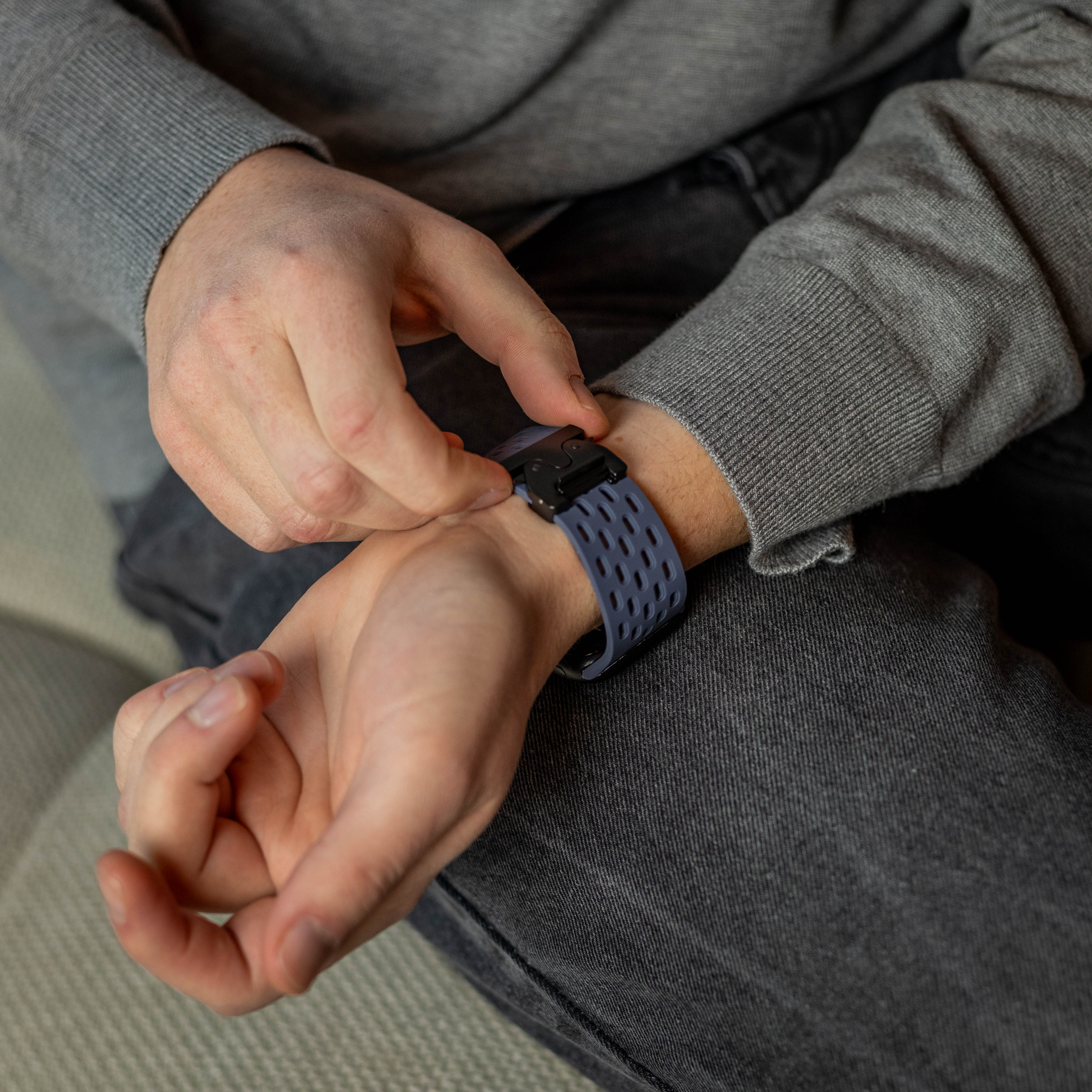 Bracelet silicone air avec P-buckle pour Apple Watch (grisbleu)