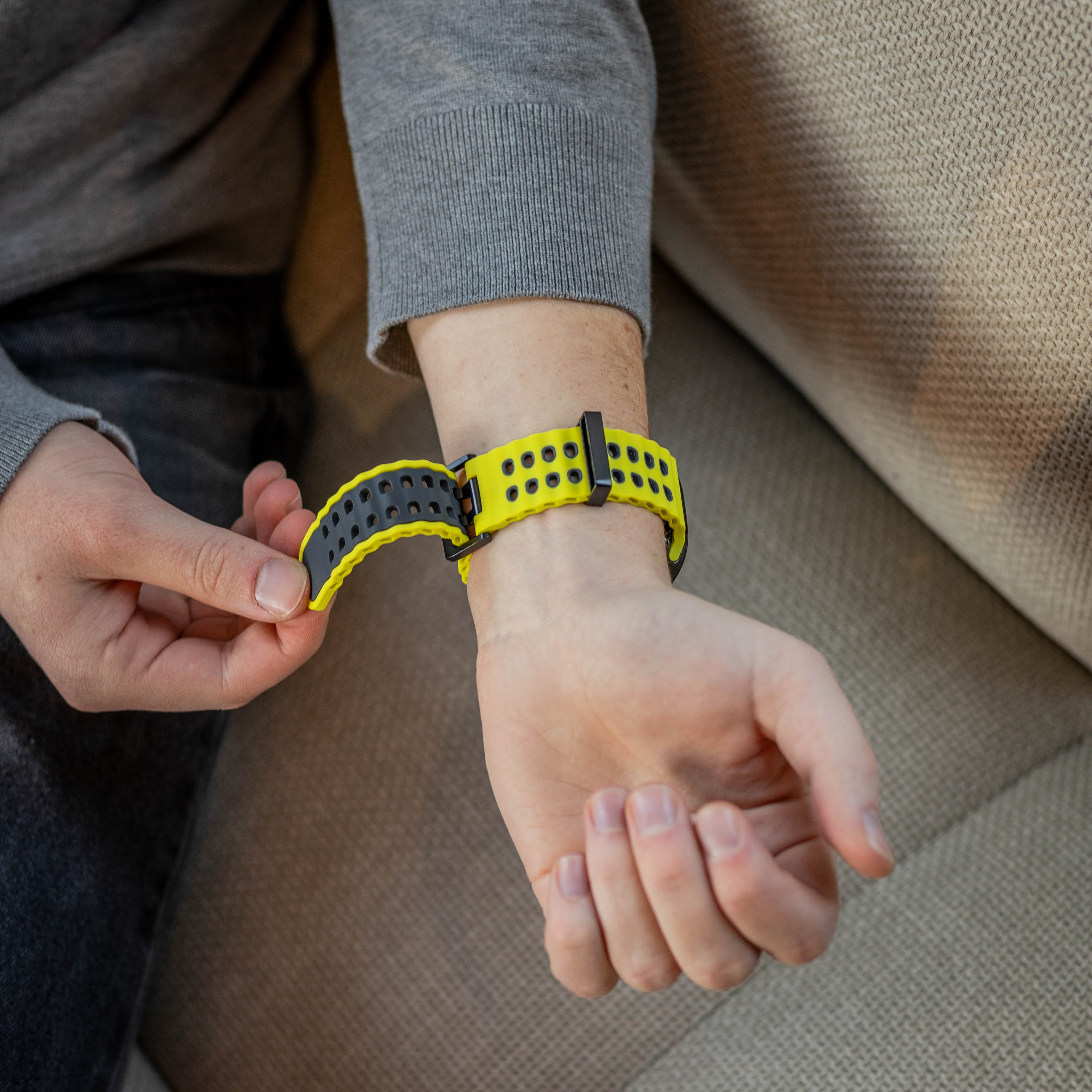 Samsung Galaxy Watch Ultra Wave Silicone Strap (Lime/Dark Gray)