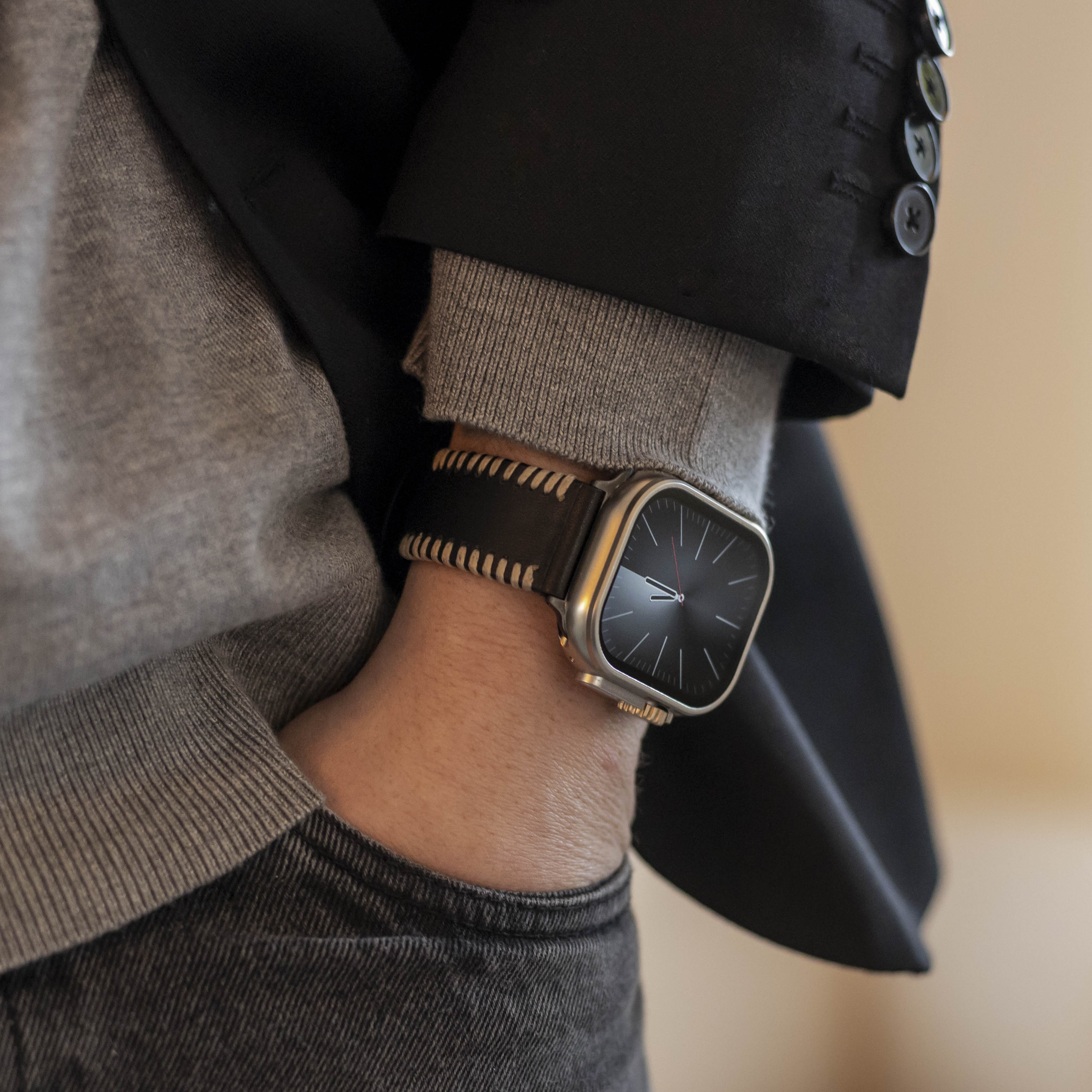 Bracelet en cuir cousu Apple Watch (noir)