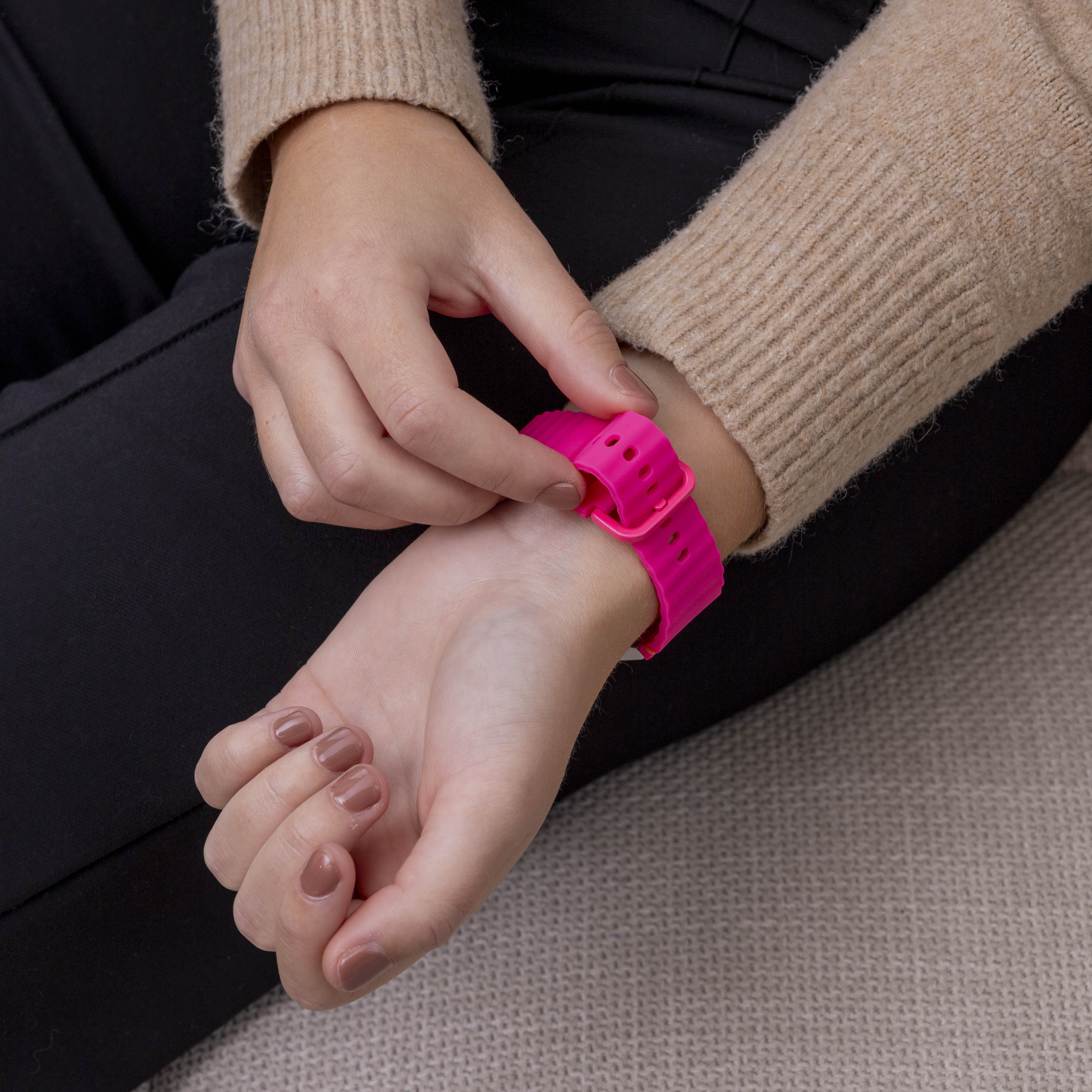 Samsung Galaxy Watch FE Wave Strap (Bright Pink)