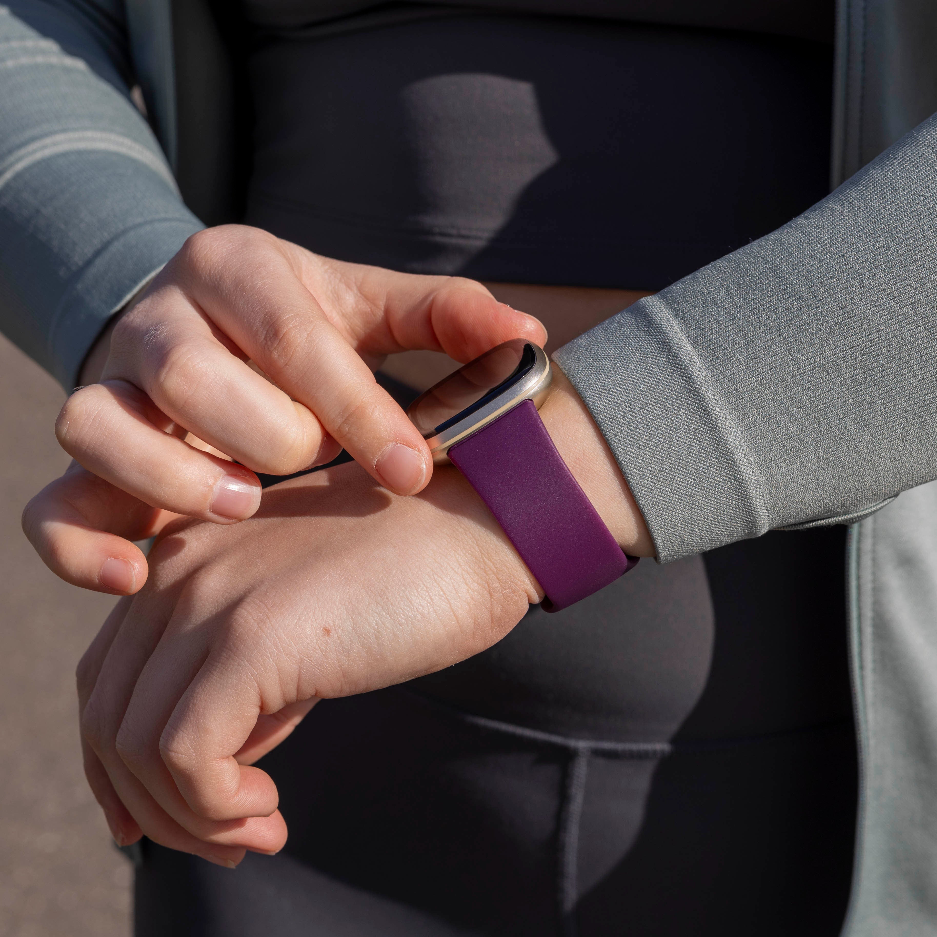 Bracelet silicone classique Fitbit Versa 3 (violet foncé)