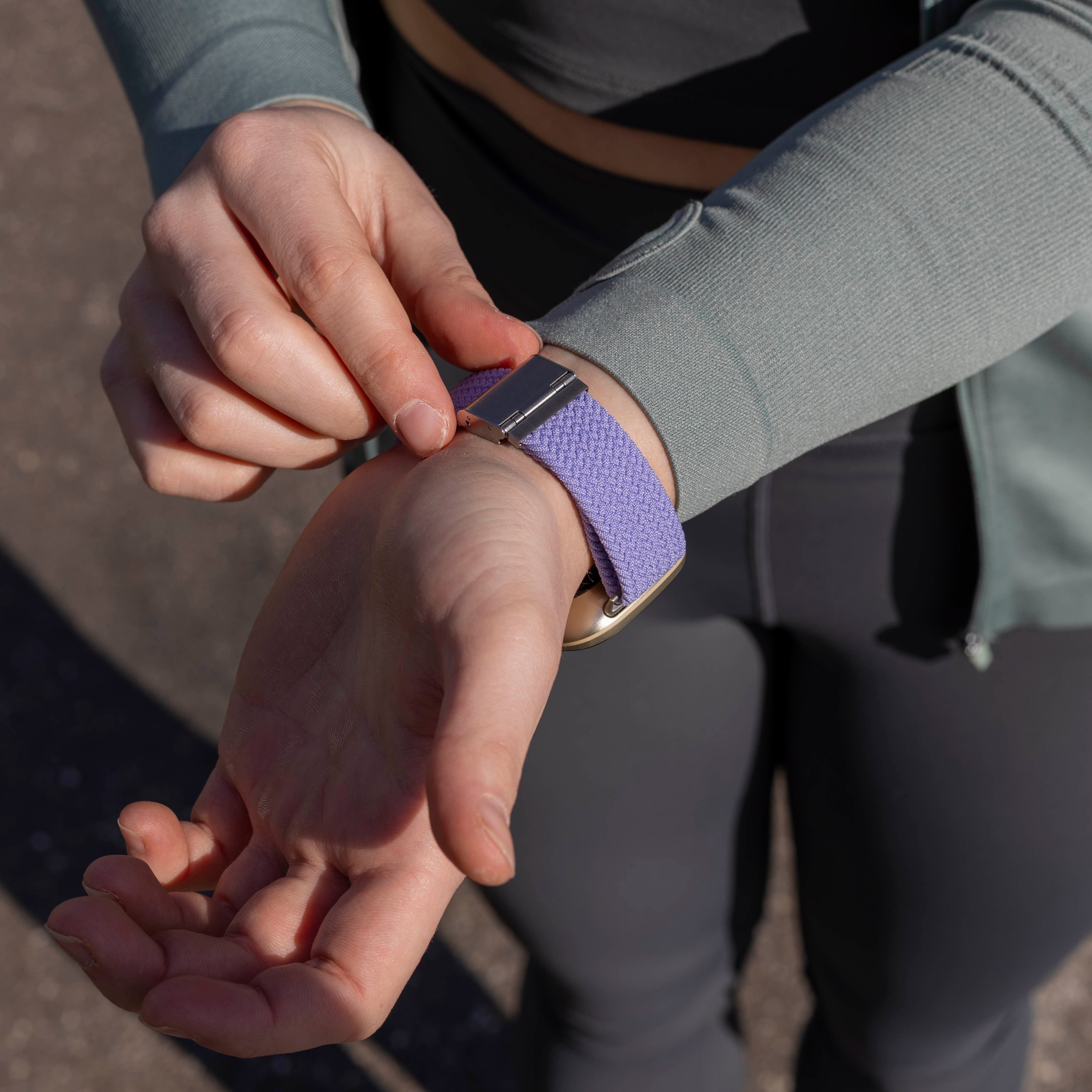 Bracelet tressé réglable Fitbit Versa 3 (lila)