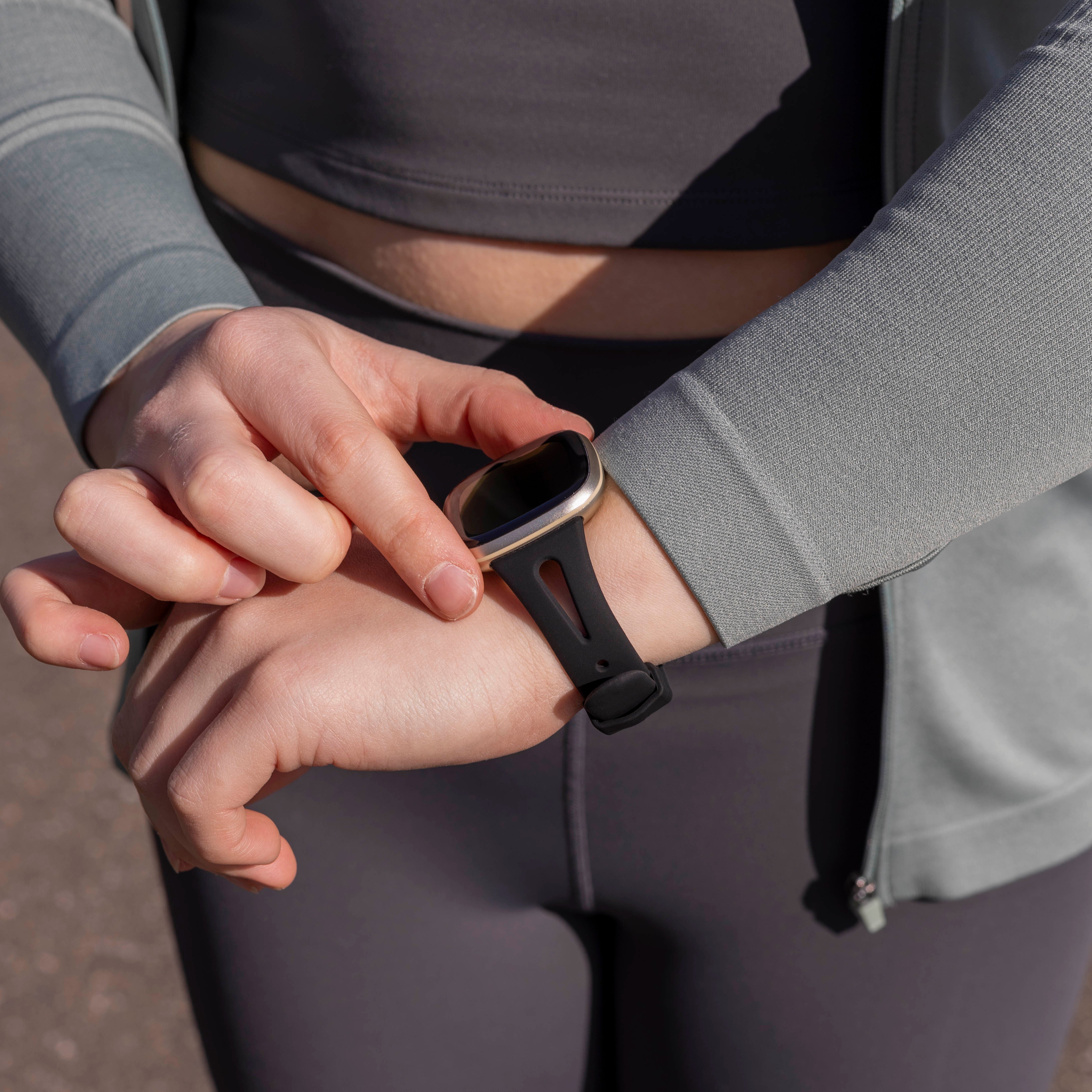 Bracelet silicone de luxe Fitbit Sense (noir)