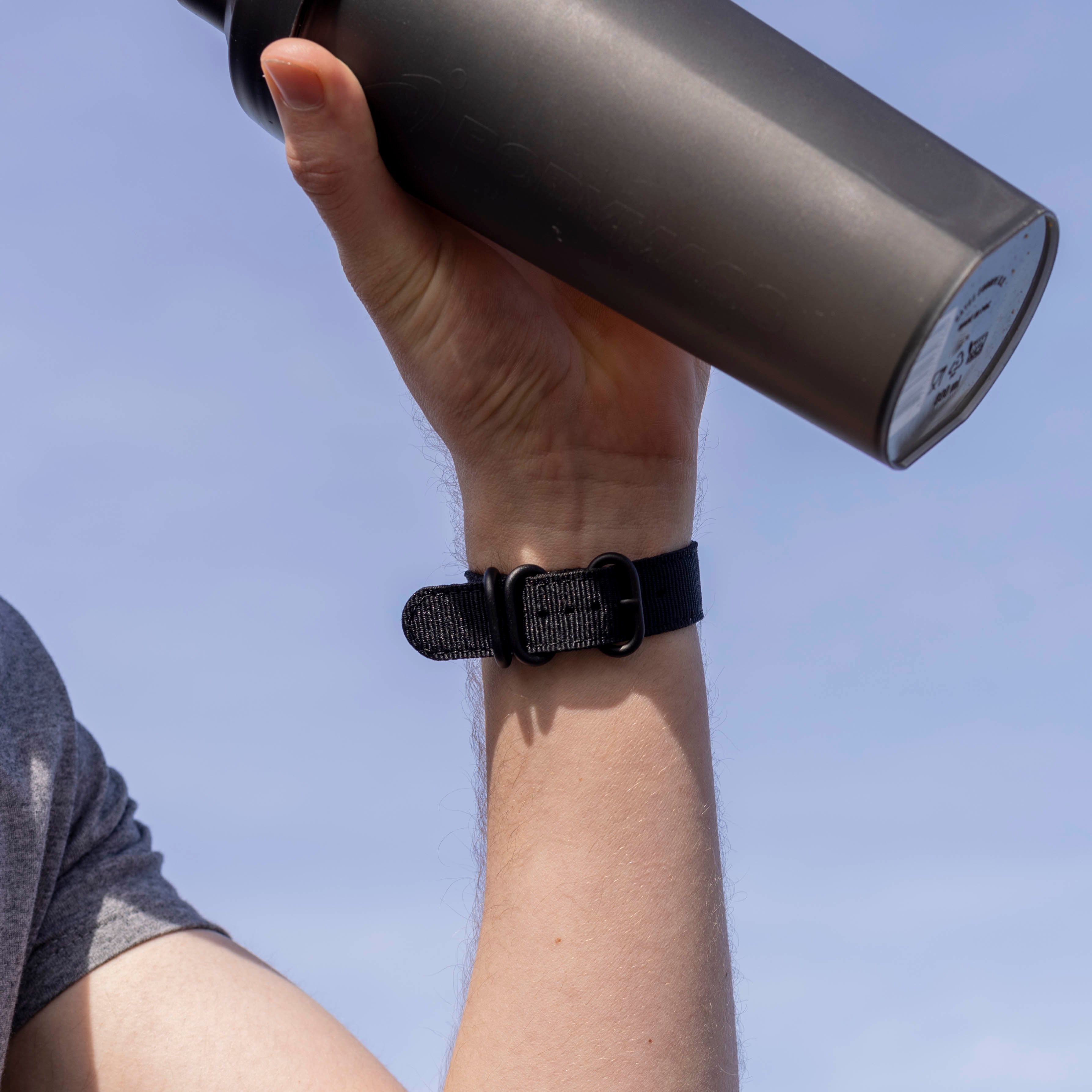 Bracelet nylon boucle Fitbit Versa 3 (noir)