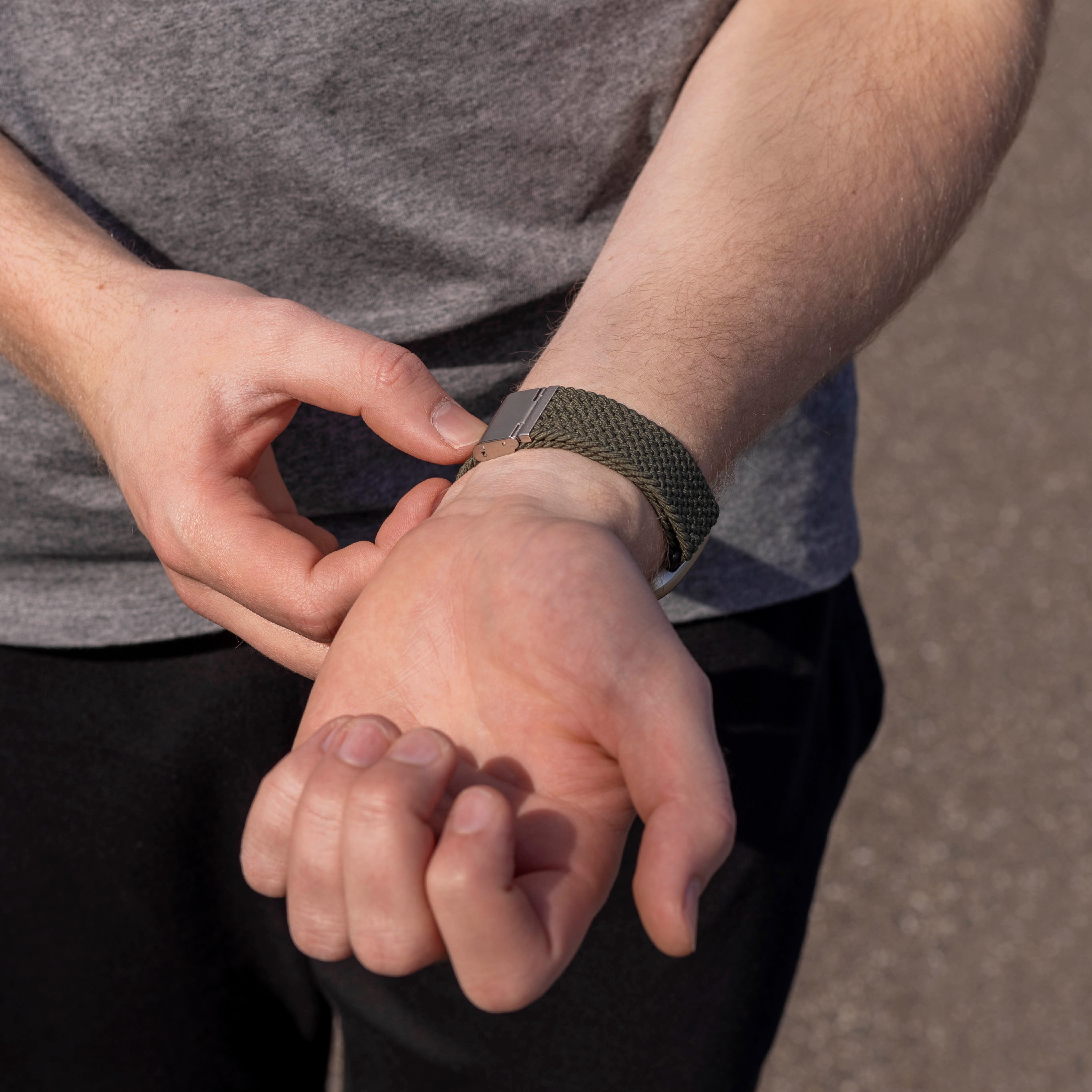 Bracelet tressé réglable Fitbit Versa 3 (vert olive)