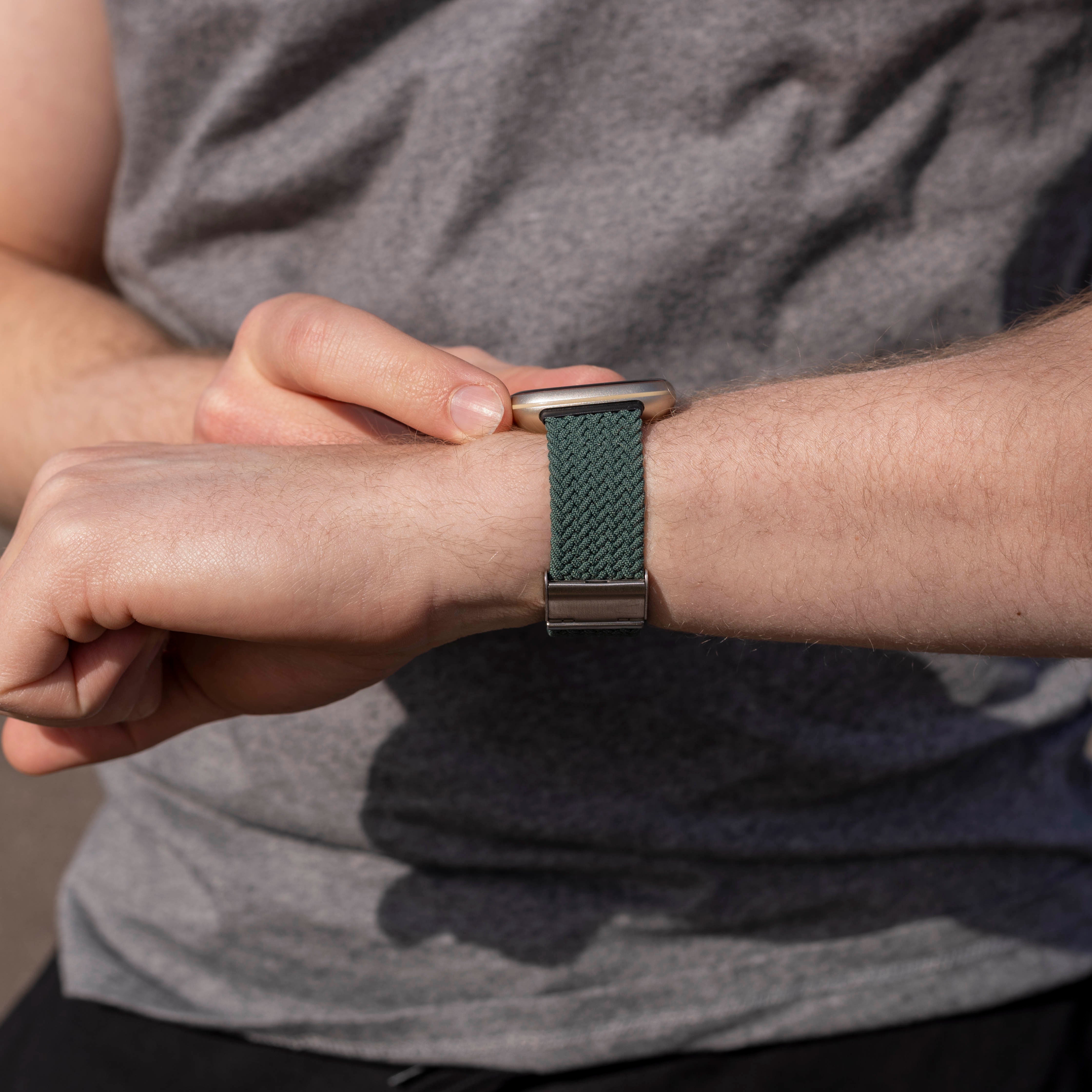 Bracelet tressé réglable Fitbit Versa 3 (vert foncé)