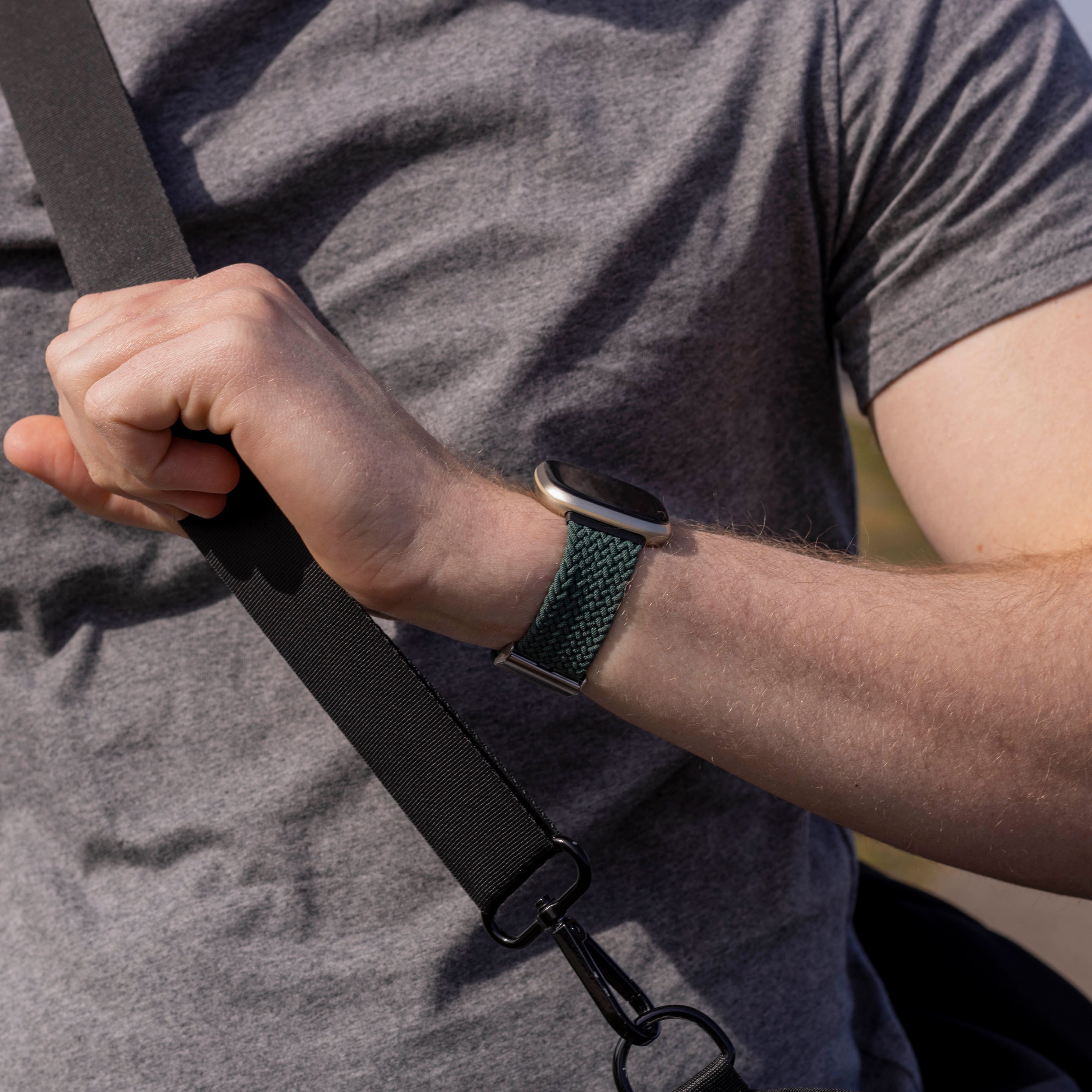 Bracelet tressé réglable Fitbit Versa 3 (vert foncé)