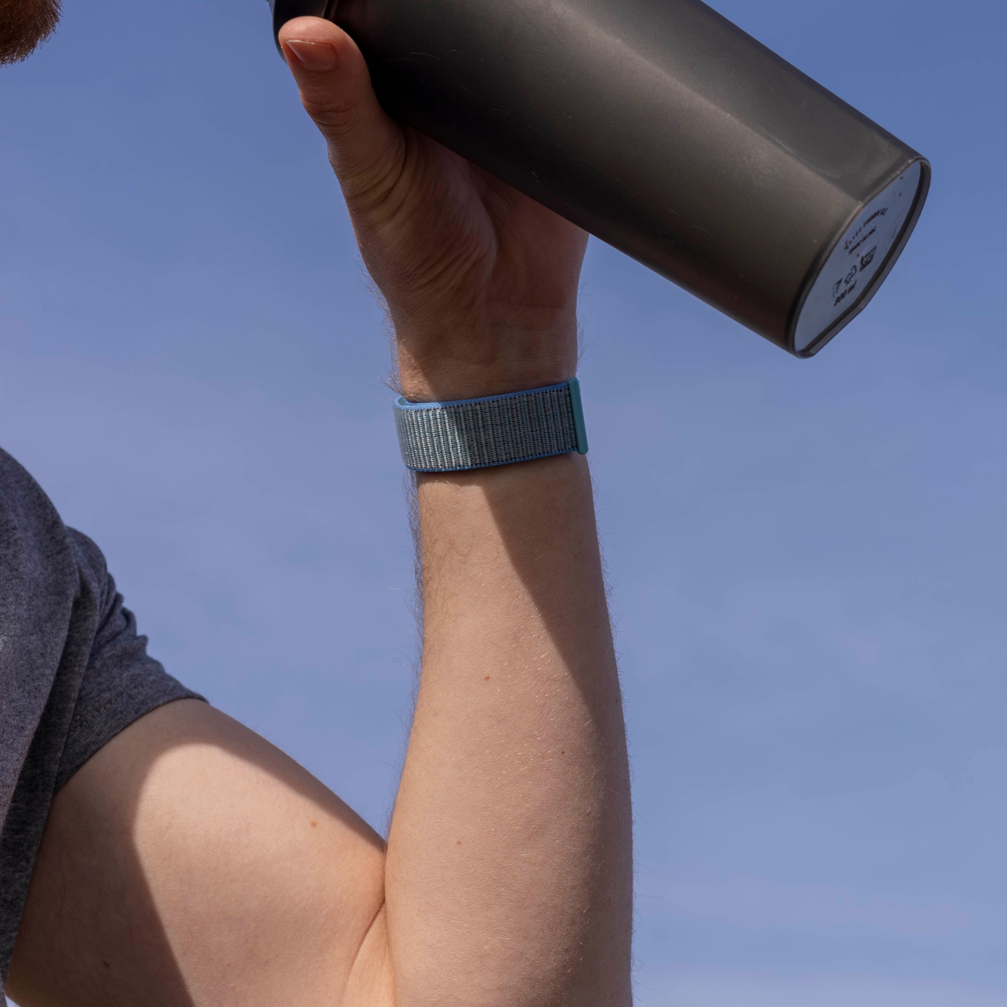 Bracelet nylon Fitbit Versa 3 (bleu clair)