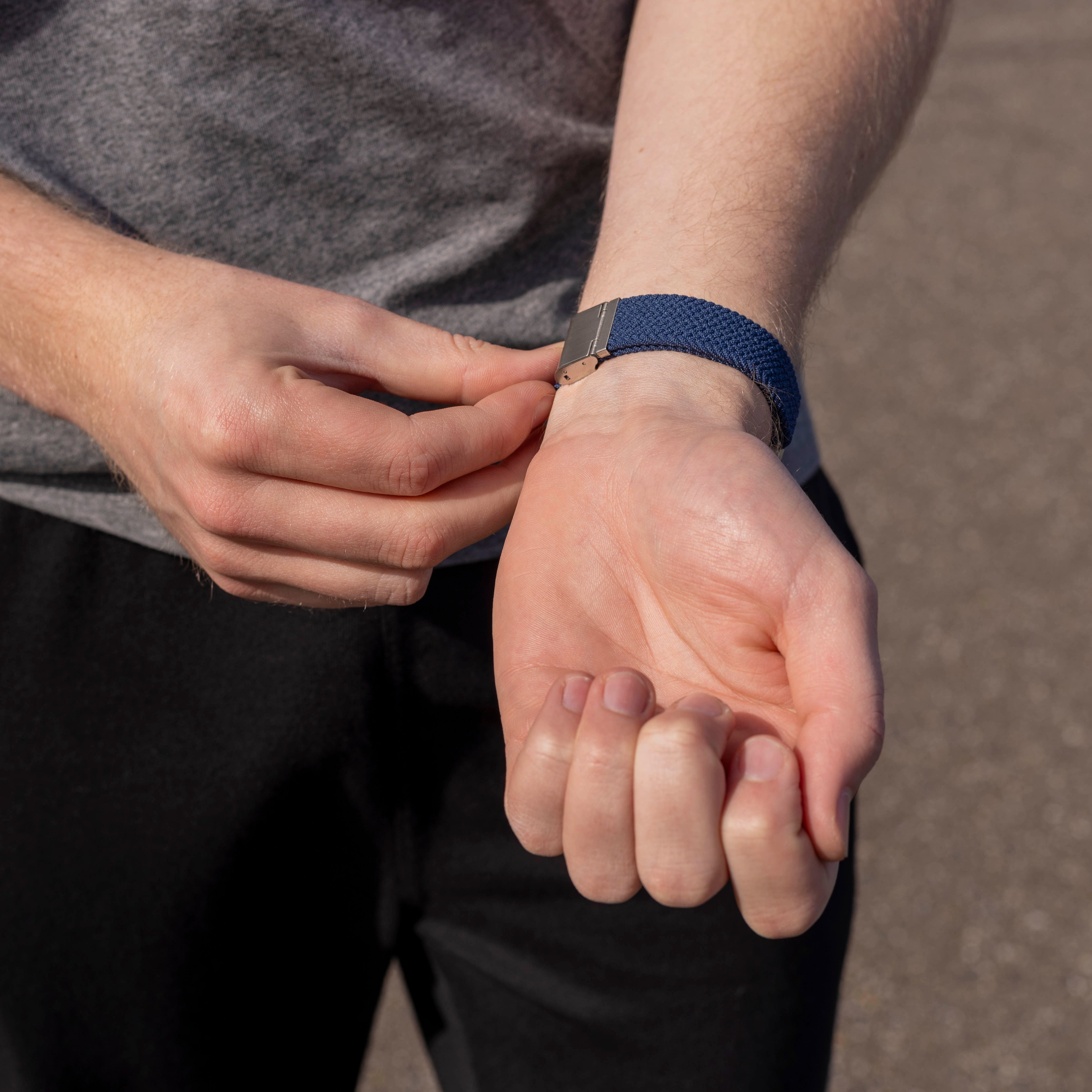 Bracelet tressé réglable Fitbit Versa 3 (bleu foncé)