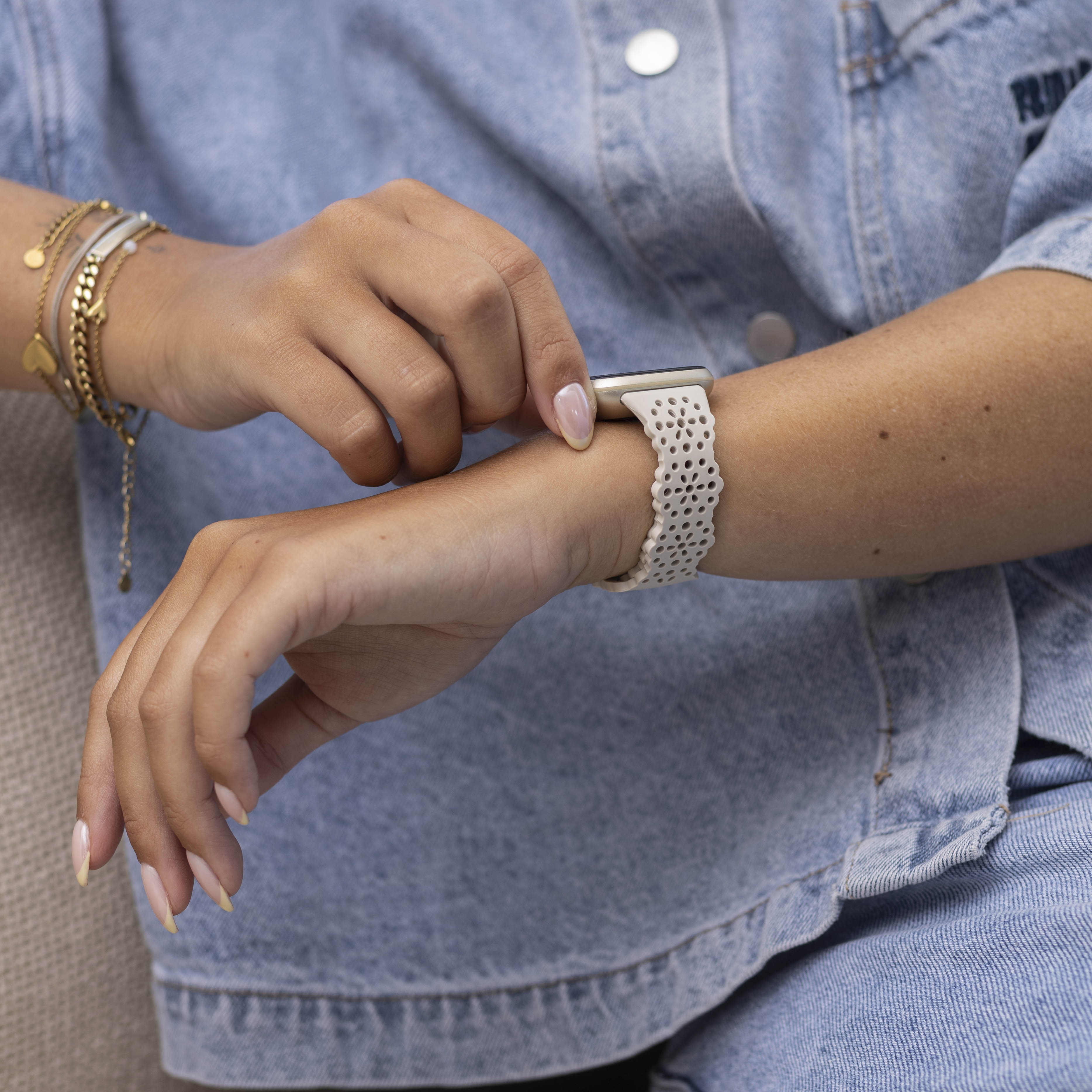 Bracelet silicone avec motif Fitbit Sense (sable rose)