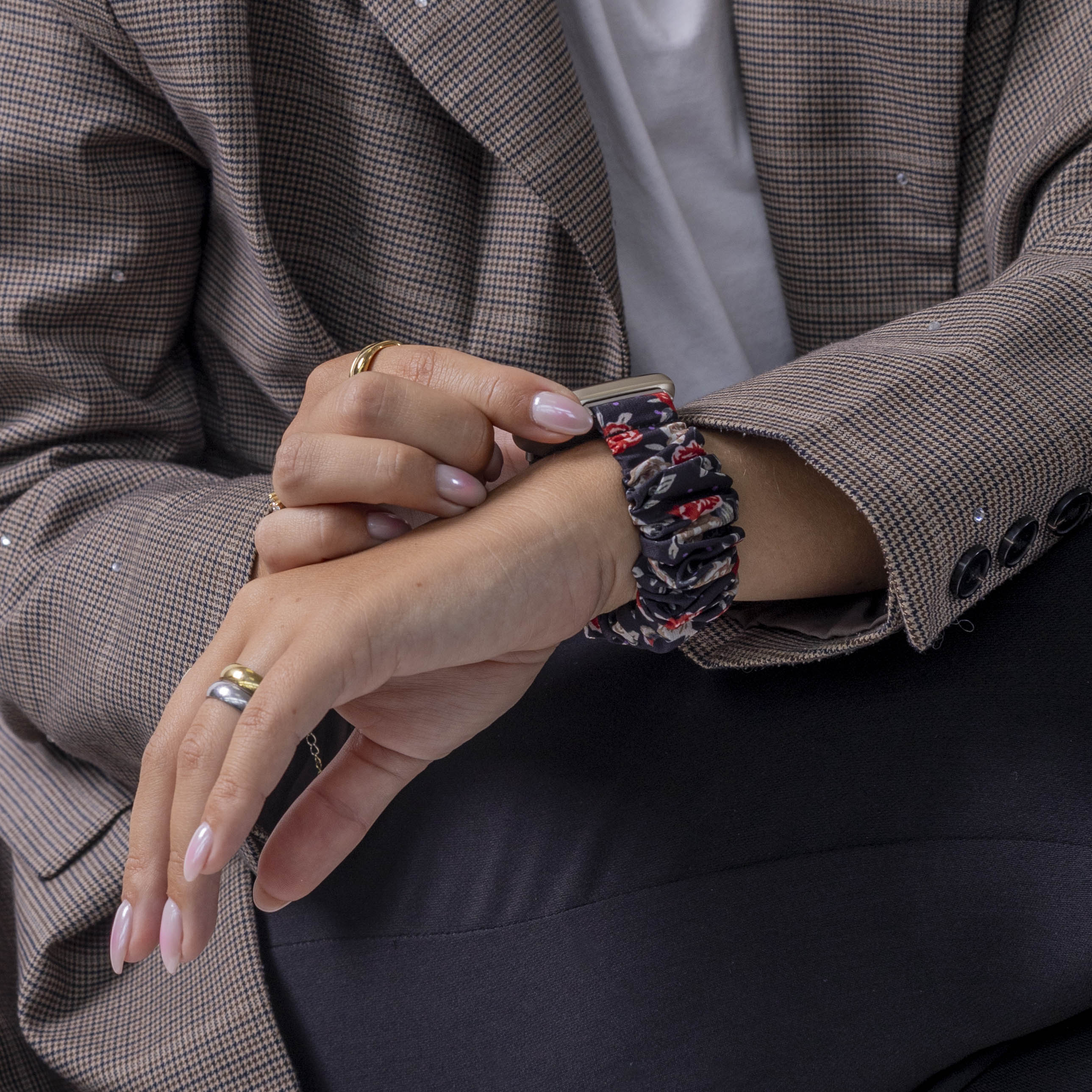 Fitbit Sense Scrunchie Strap (Flowers)