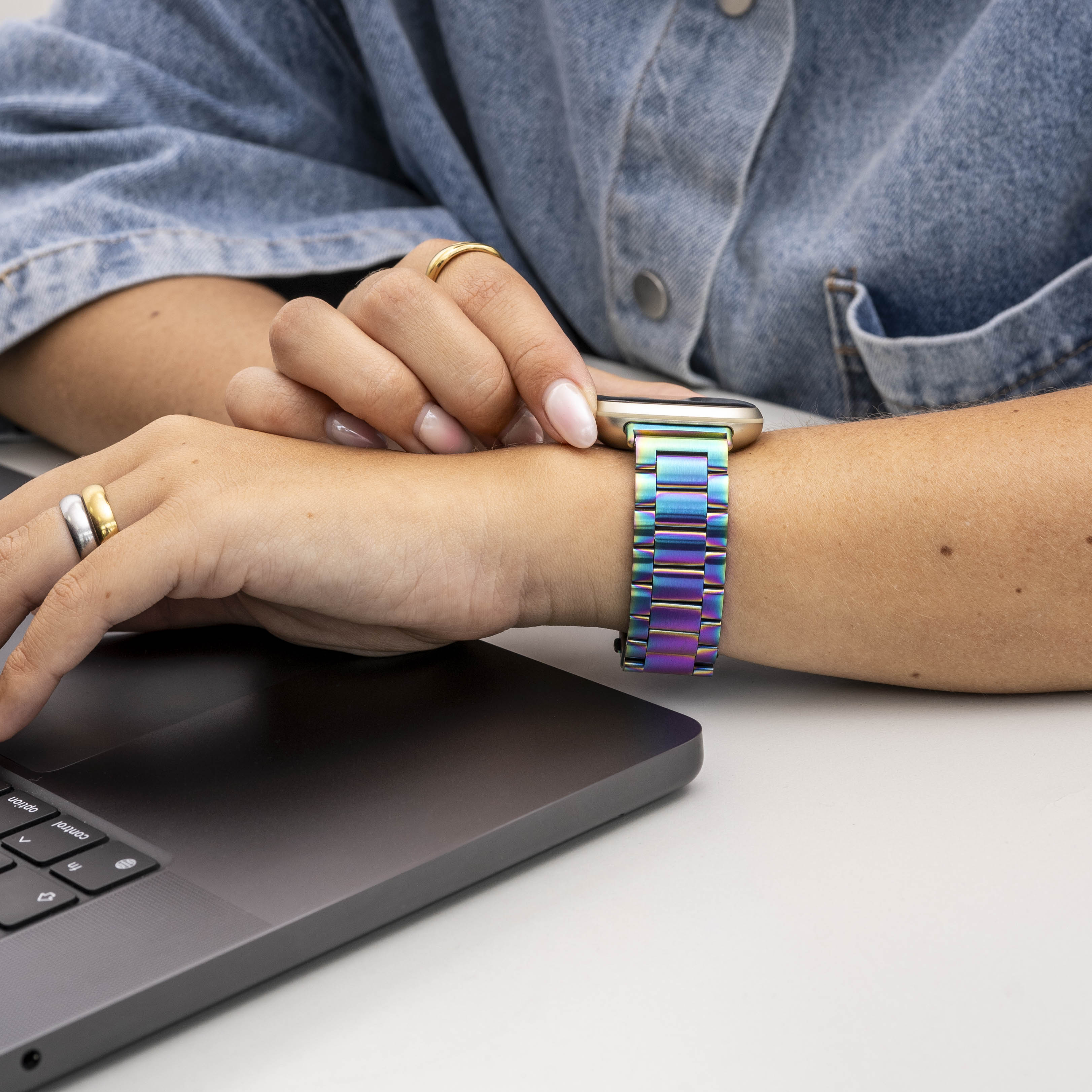 Fitbit Versa 3 Steel Strap (Pearlescent)