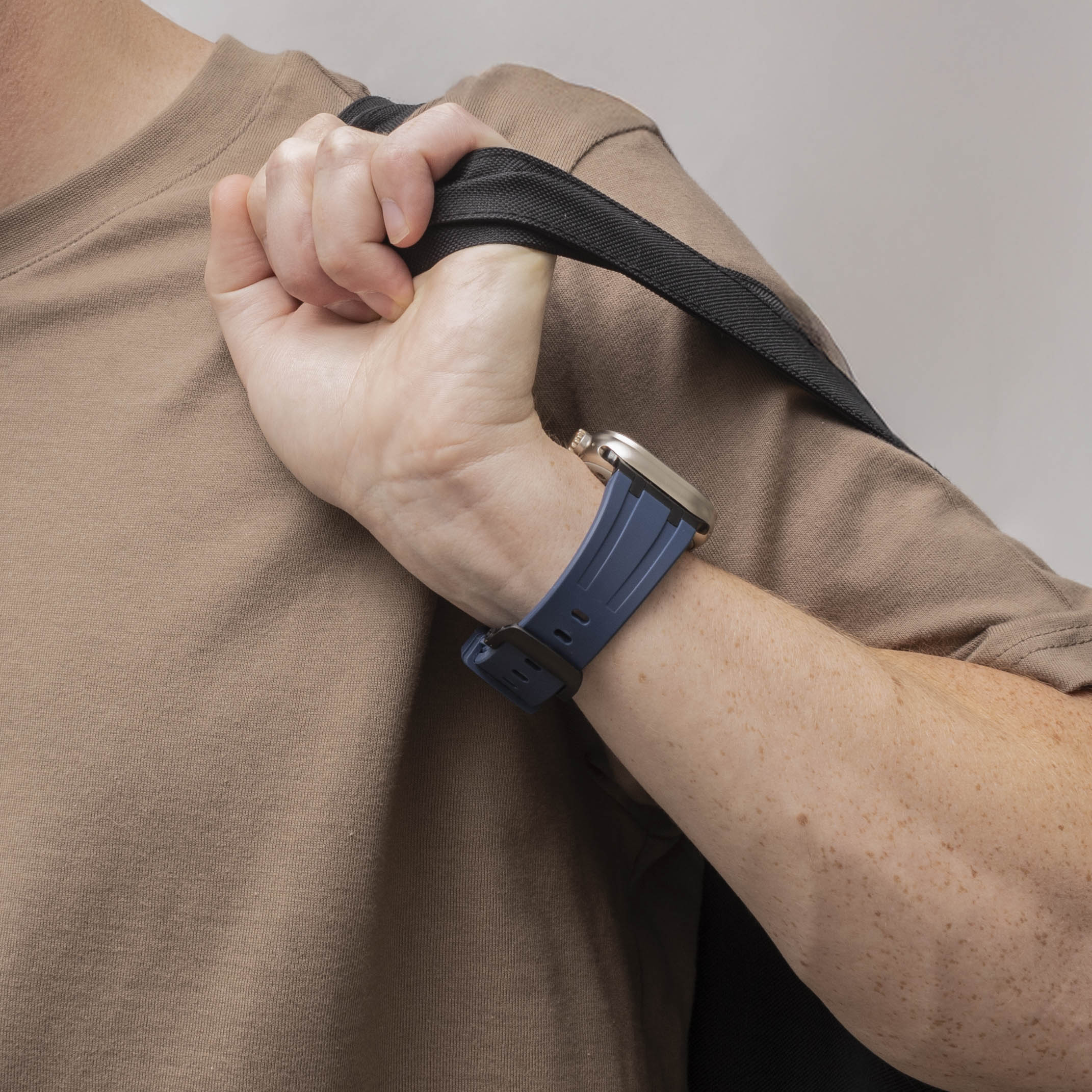 Bandz Bracelet silicone 'Luxe Liquid' Apple Watch (bleu avec noir)