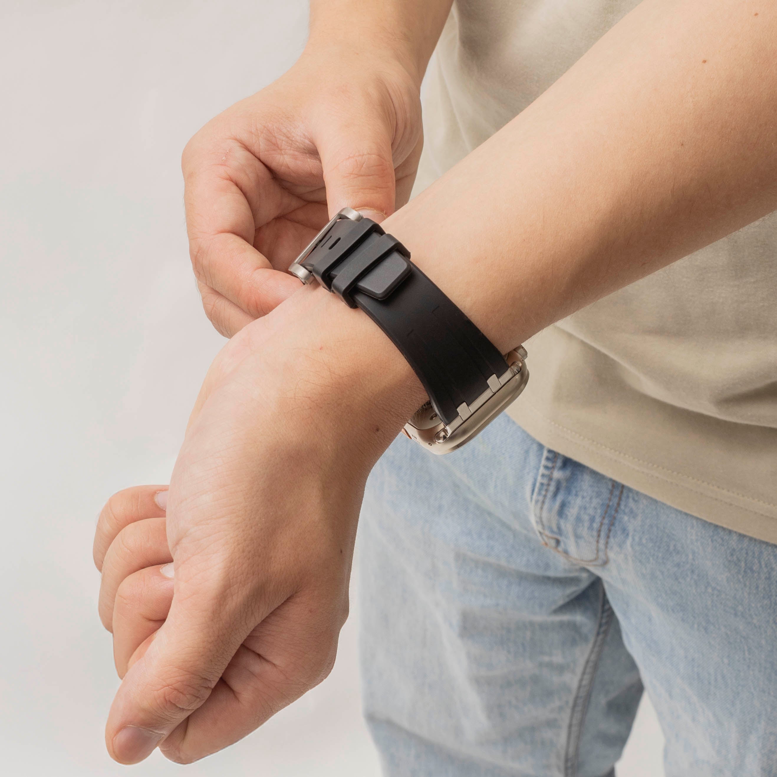 Bandz Bracelet silicone 'Luxe Liquid' Apple Watch (noir avec argent)