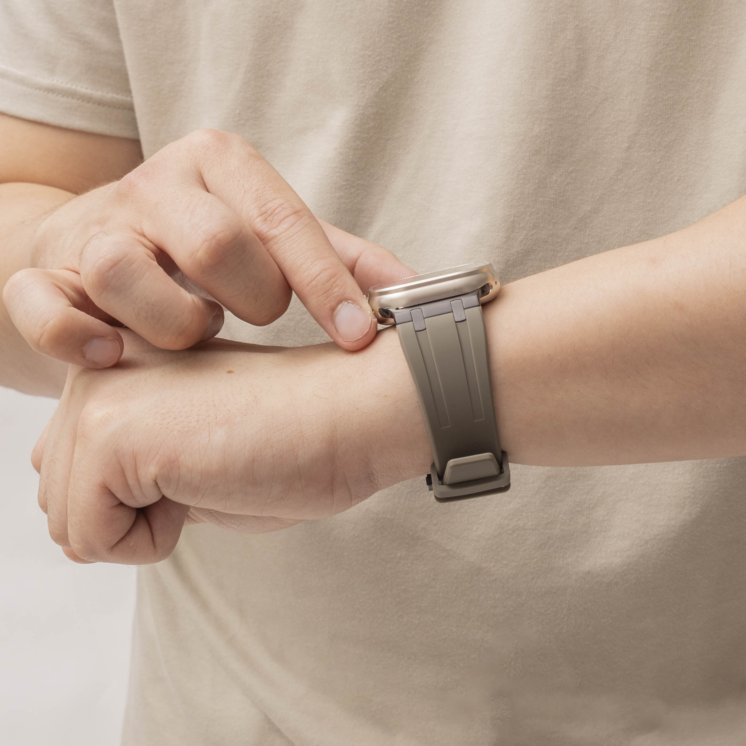 Bandz Bracelet silicone 'Luxe Liquid' Apple Watch (marron/noir)