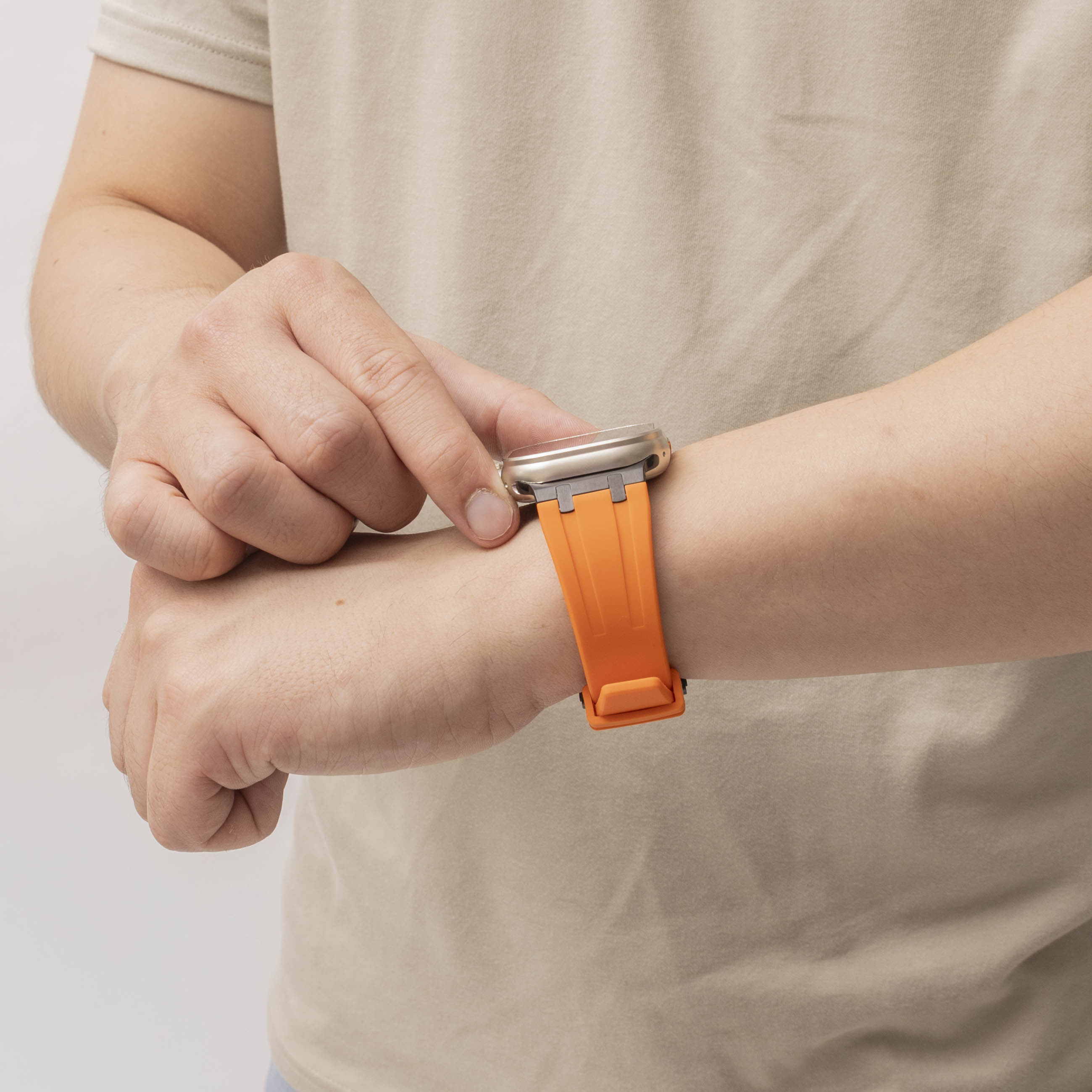 Bandz Bracelet silicone 'Luxe Liquid' Apple Watch (orange avec noir)