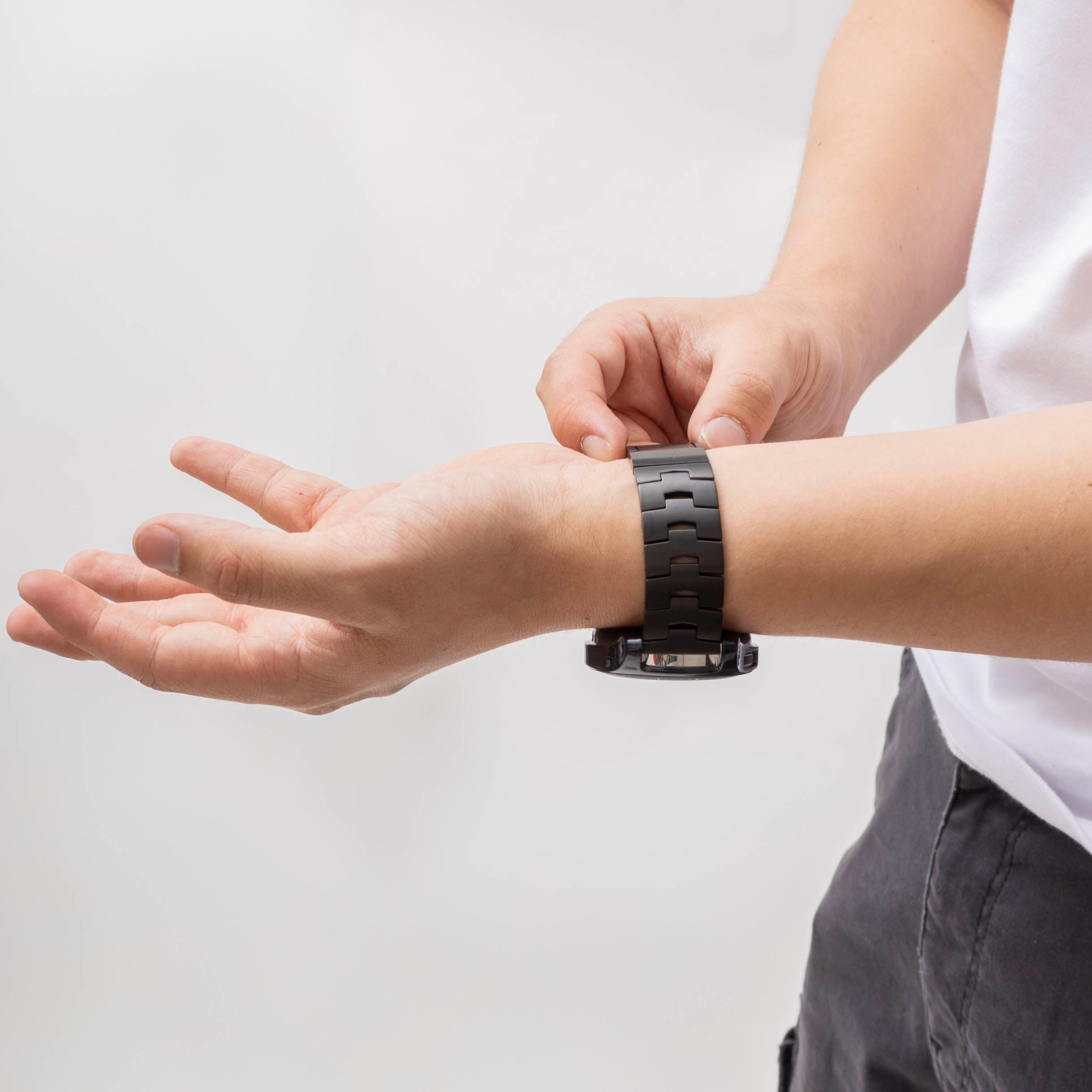 Suunto 9 Peak Pro Titanium Grain Strap (Flat Buckle) (Black)