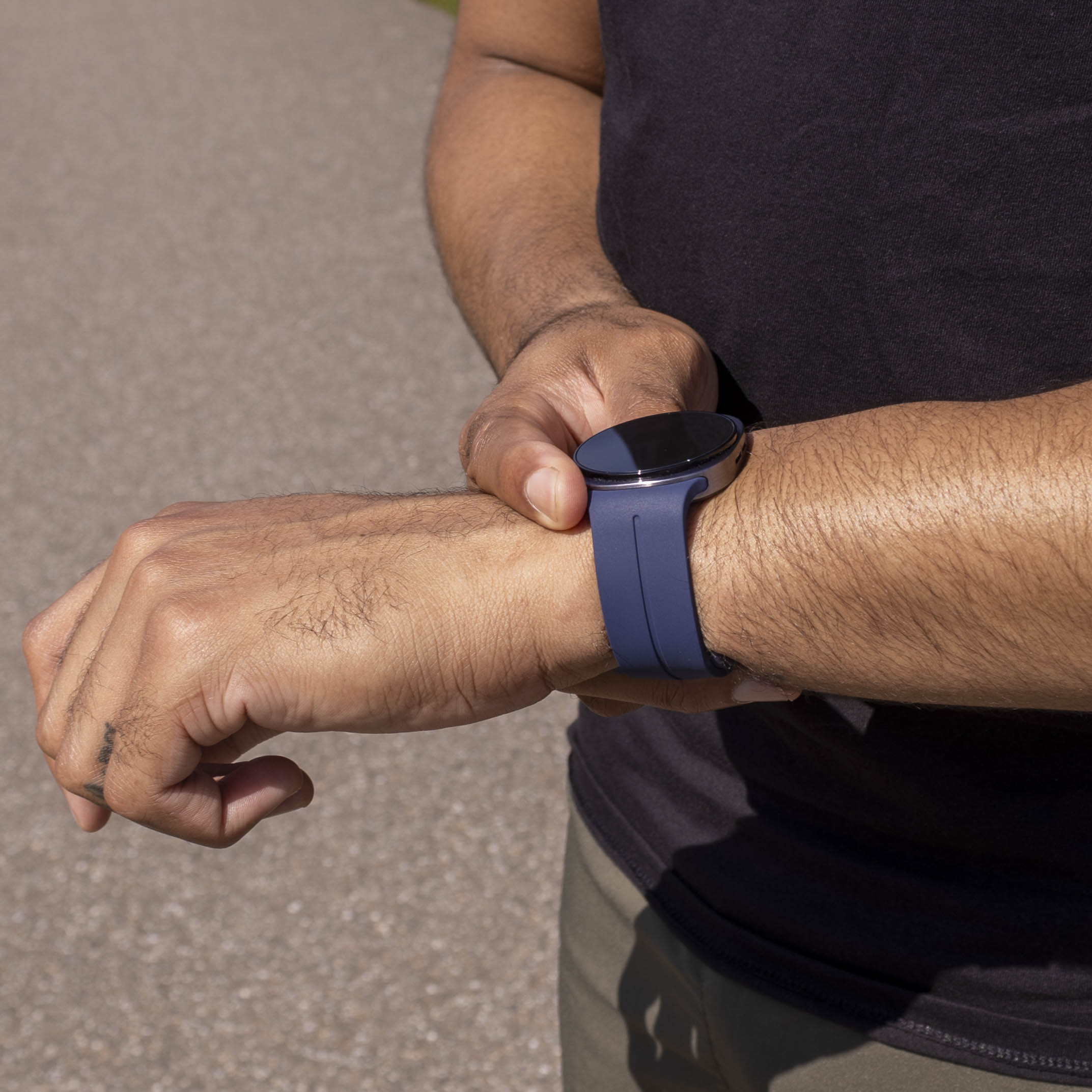 Bracelet silicone avec boucle Samsung Galaxy Watch 8 - 44mm (bleu foncé)