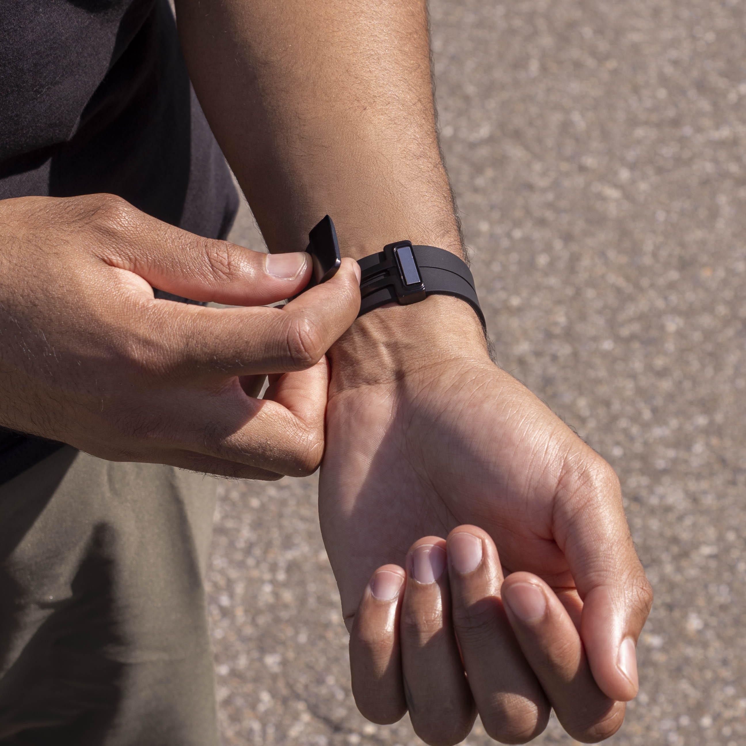 Bracelet silicone avec boucle Samsung Galaxy Watch 8 - 44mm (noir)