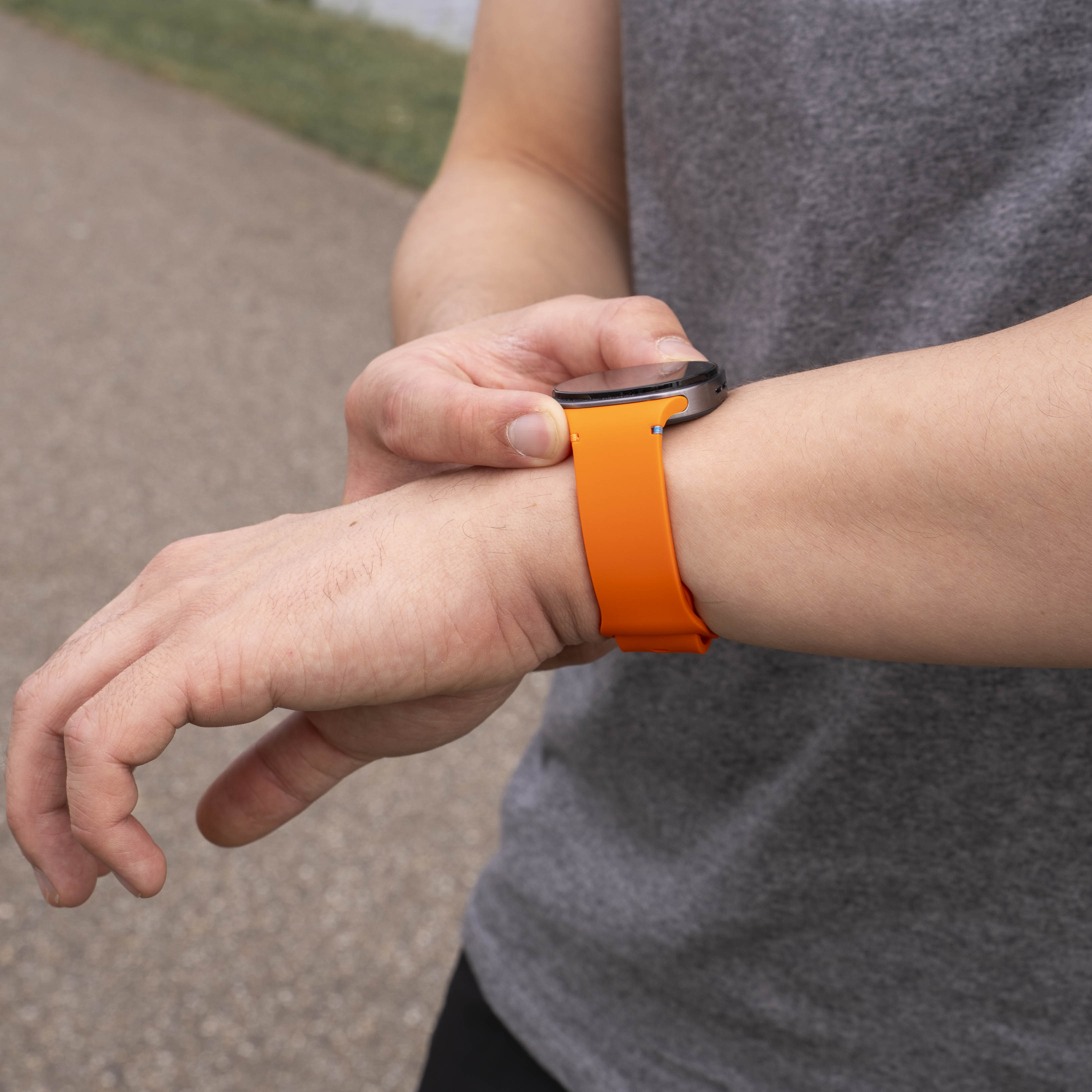 Samsung Galaxy Watch 8 - 44mm Silicone Strap (Orange)