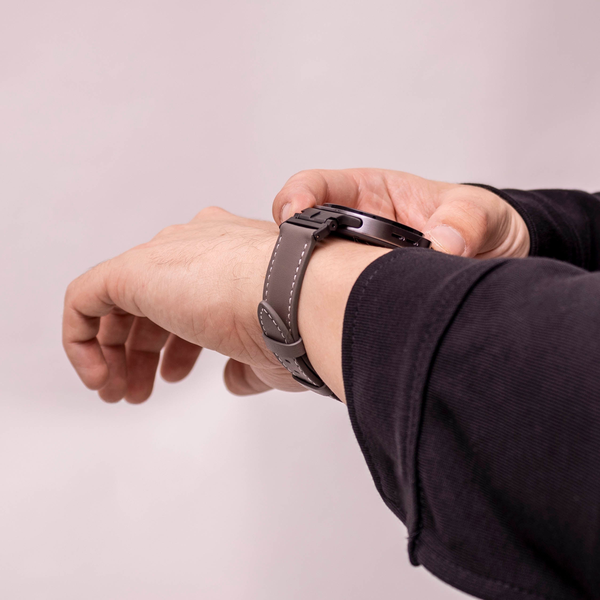 Bracelet cuir Premium Samsung Galaxy Watch 8 - 44mm (gris)