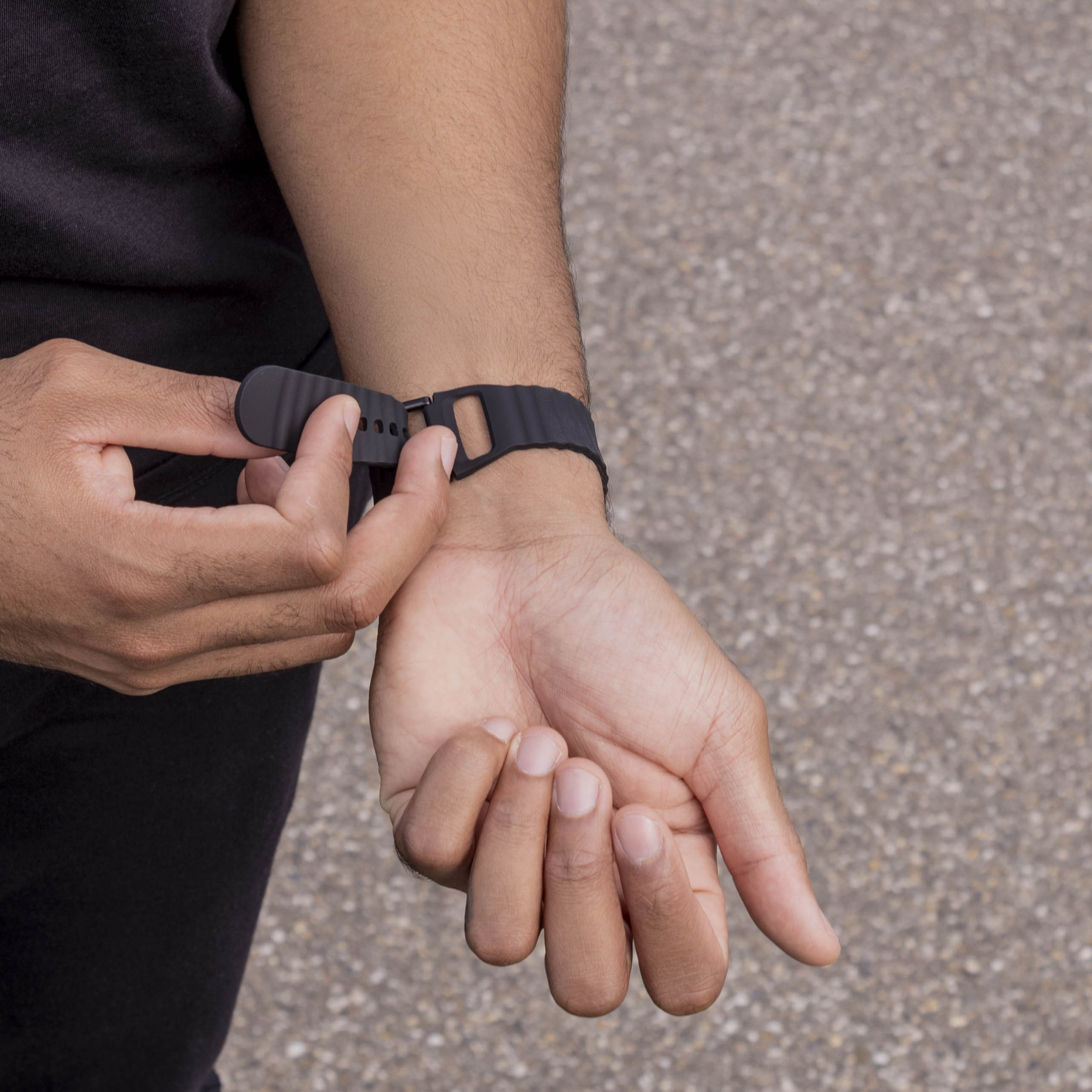 Samsung Galaxy Watch 8 - 44mm Wave Silicone Strap (Black)