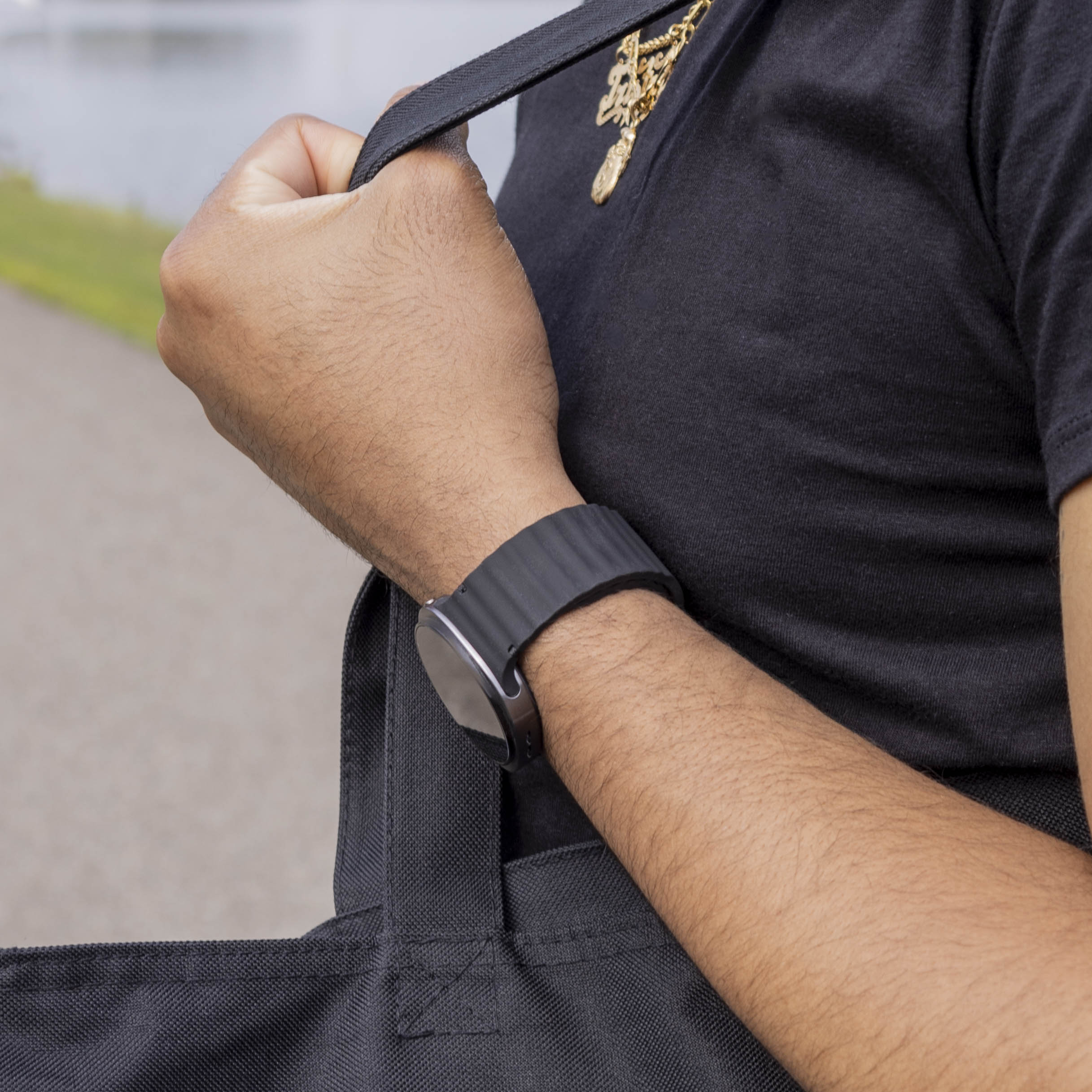 Samsung Galaxy Watch 8 - 44mm Wave Silicone Strap (Black)