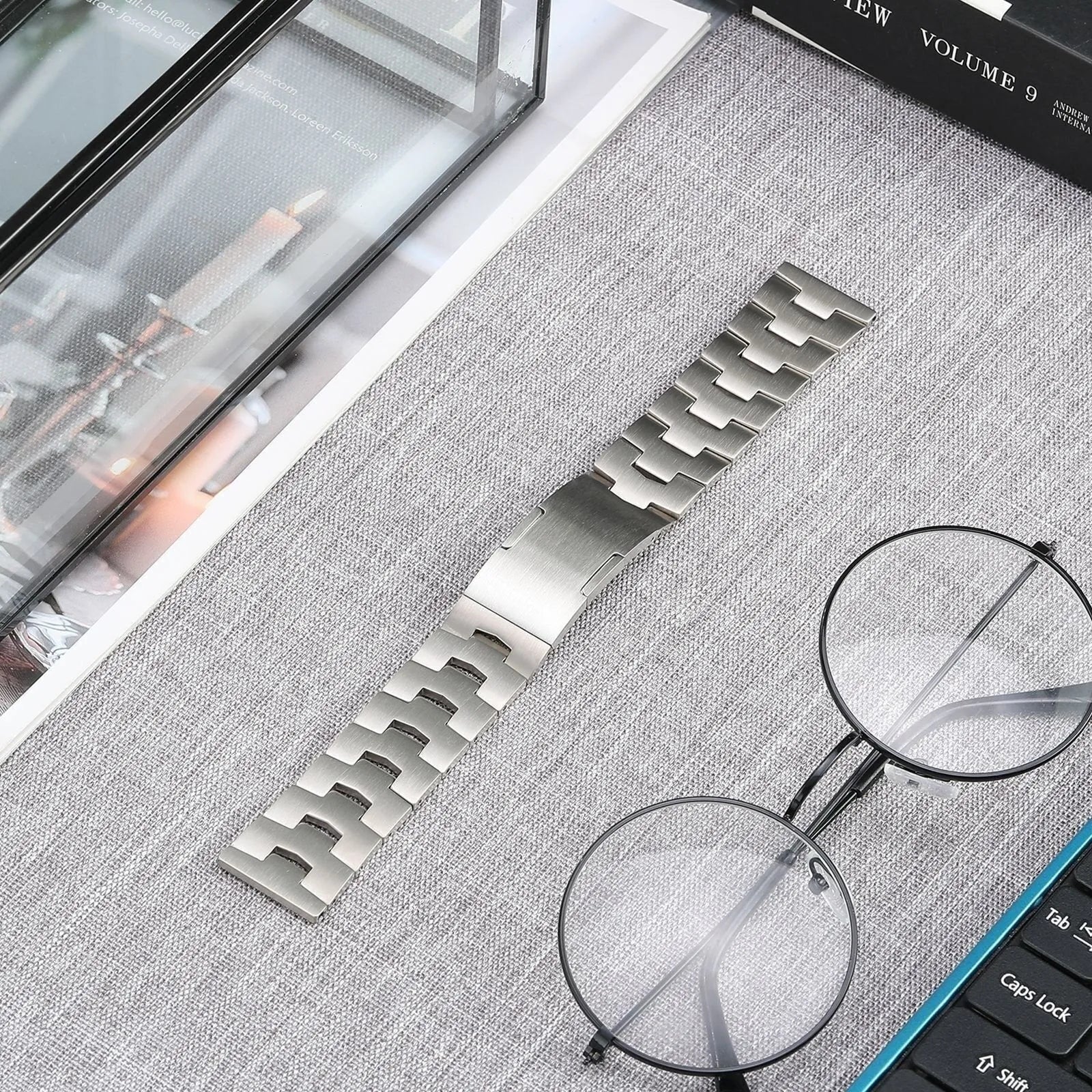 Suunto Vertical Titanium Grain Strap (Flat Buckle) (Silver)