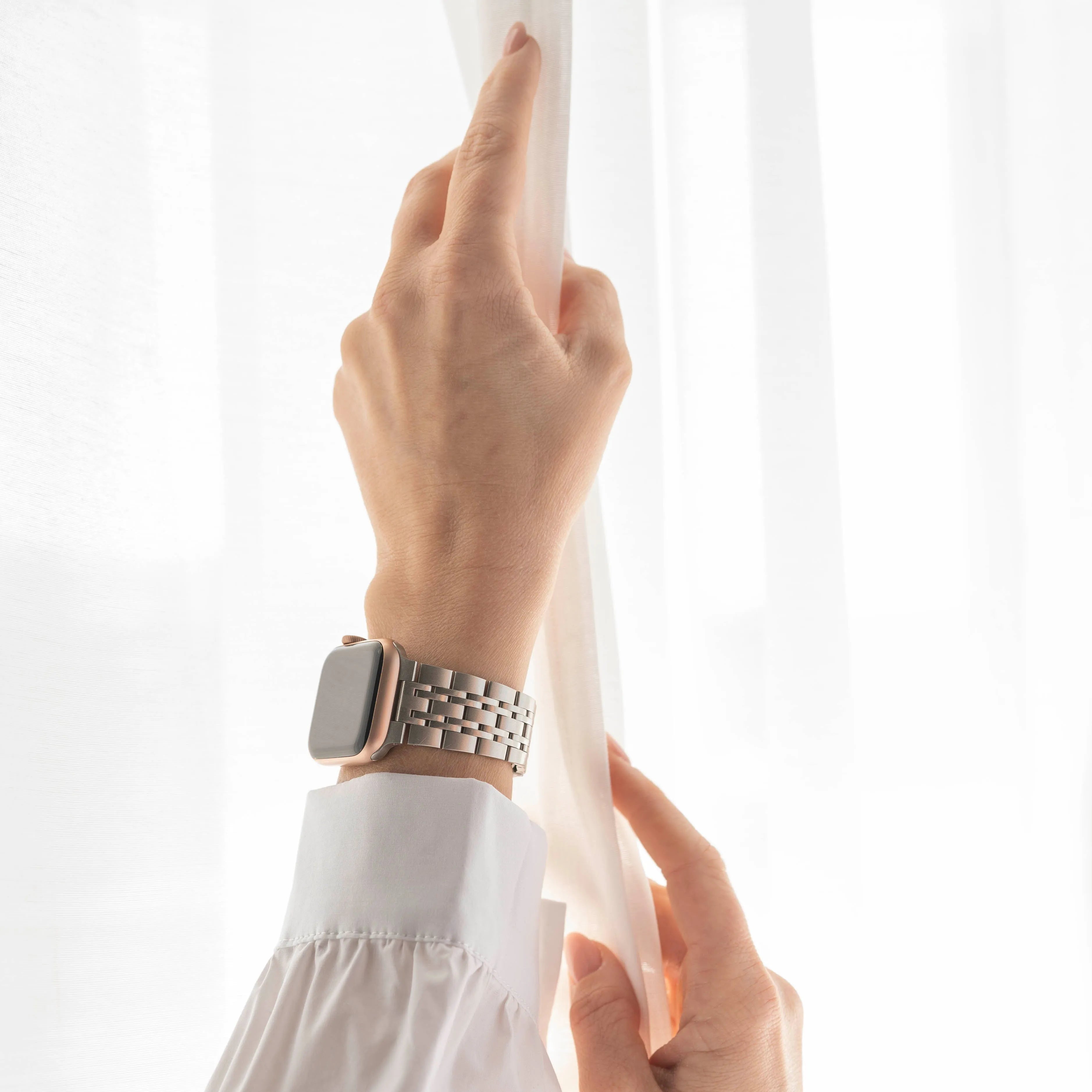Bracelet luxe á maillons acier Apple Watch (lumière stellaire)