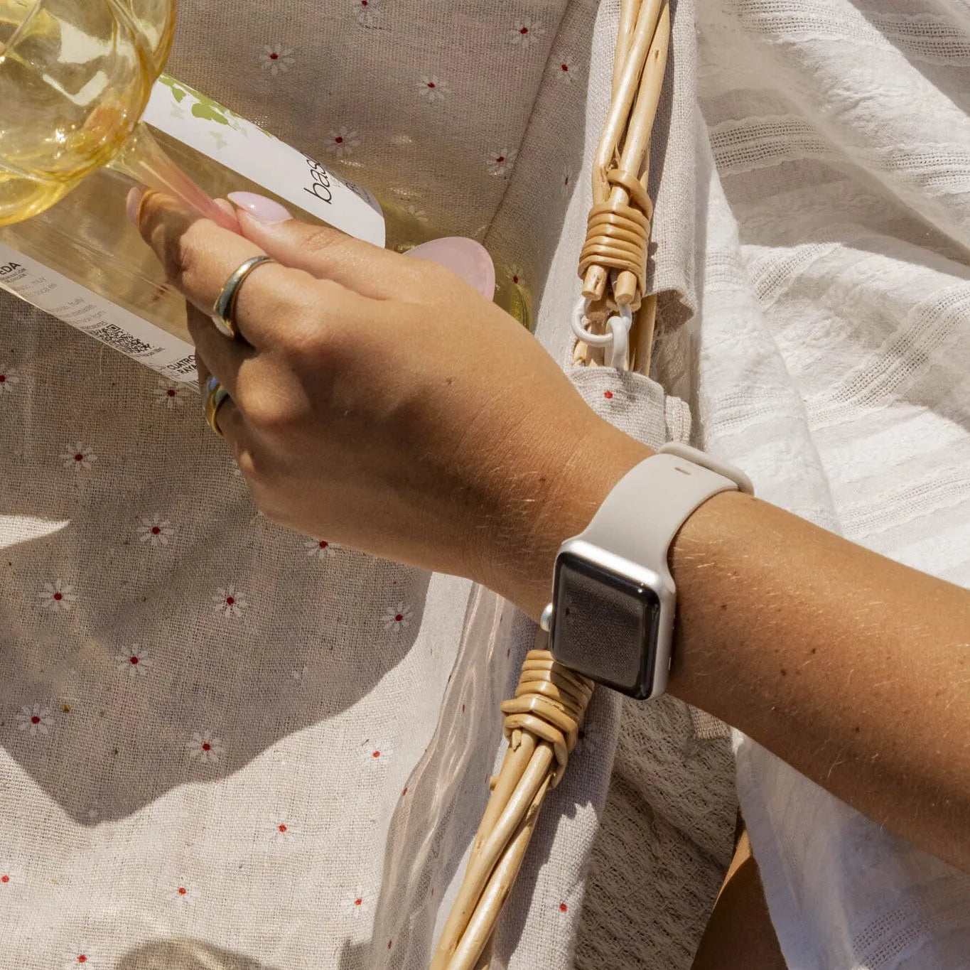 Bracelet en silicone xoxo Wildhearts Apple Watch (lumière stellaire)
