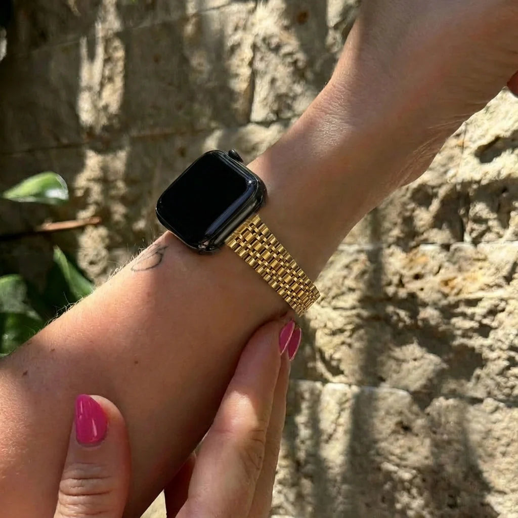 Steel Strap 'Slim', gold, lifestyle photo