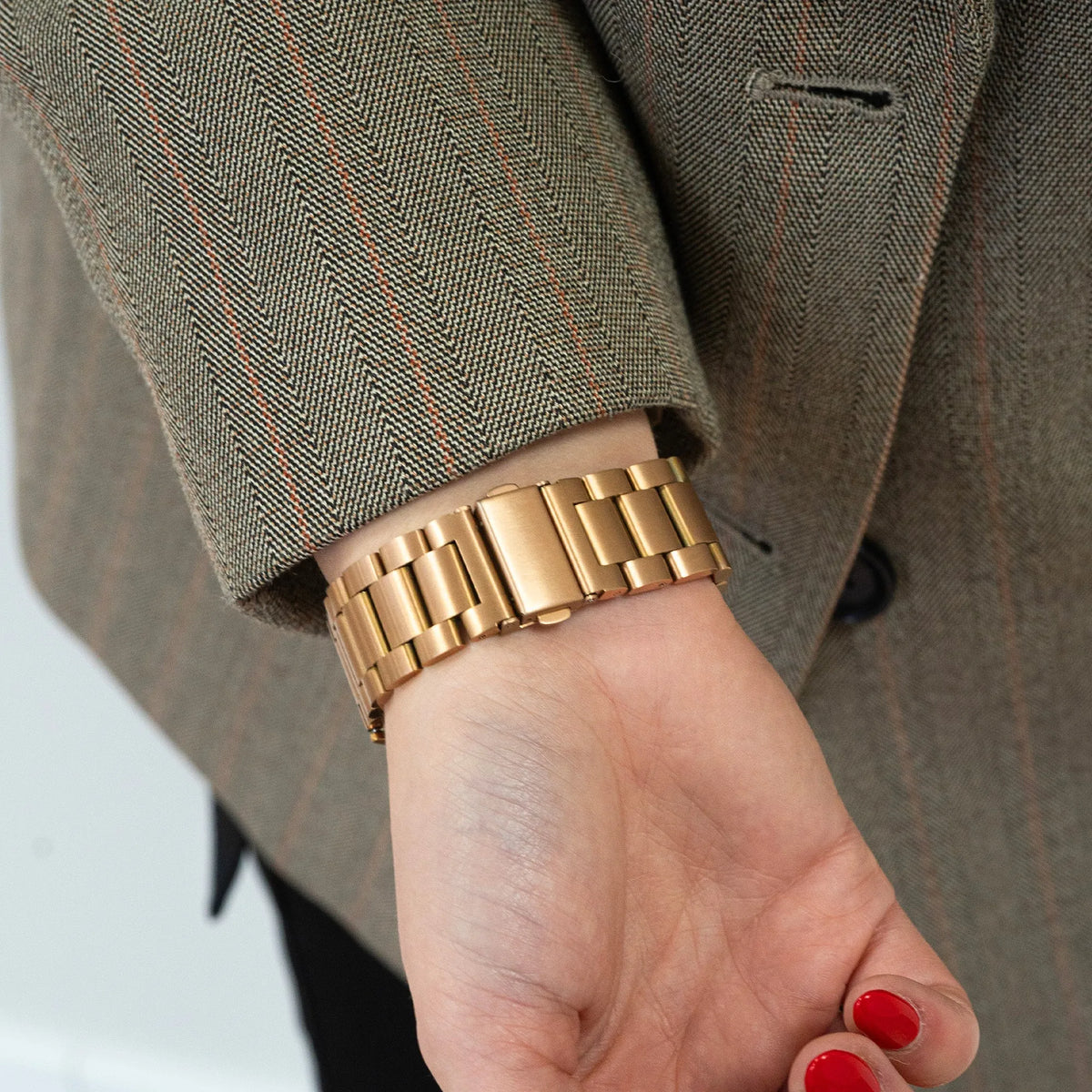 Steel Strap 'One Push', rose gold, lifestyle photo