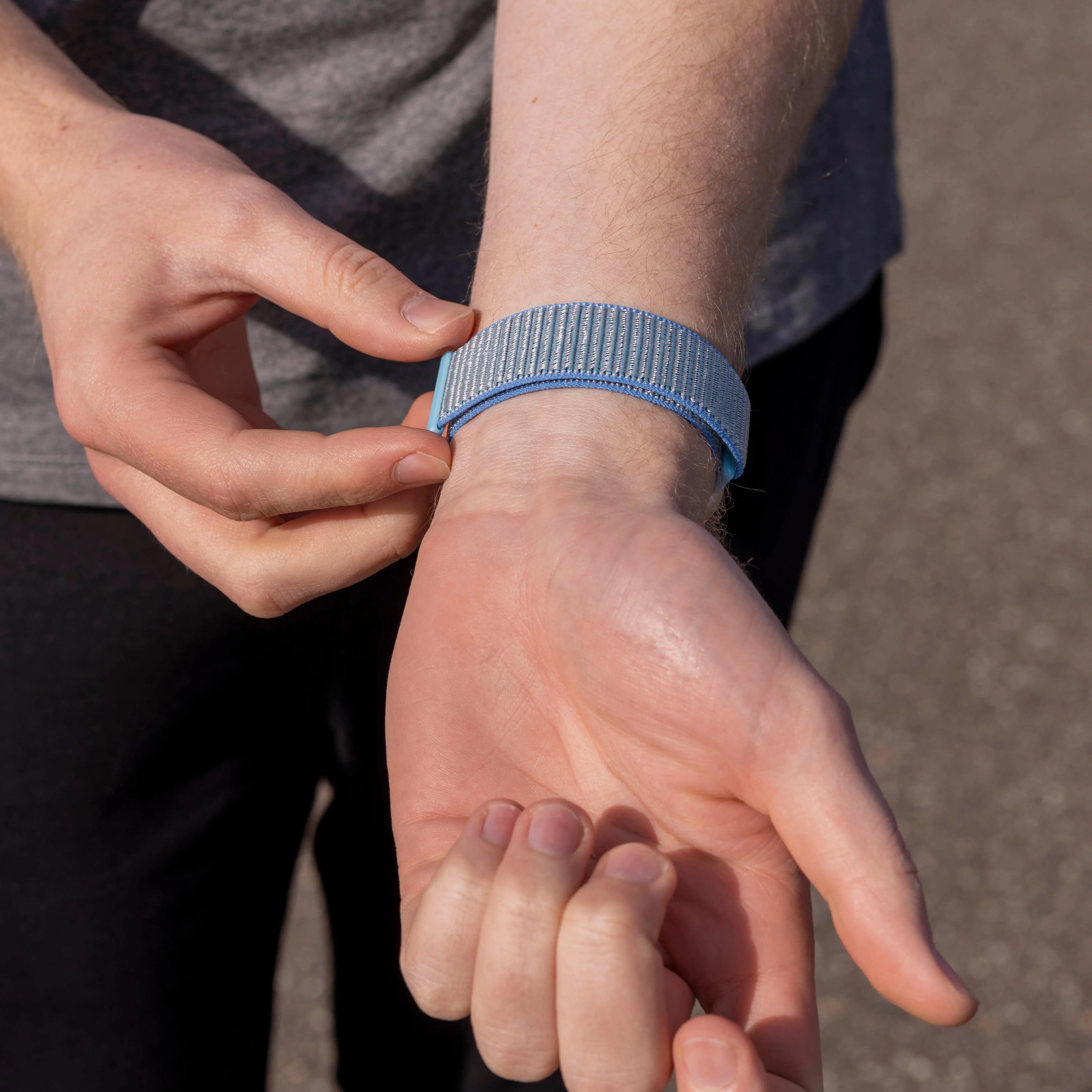 Bracelet nylon Fitbit Sense (bleu clair)