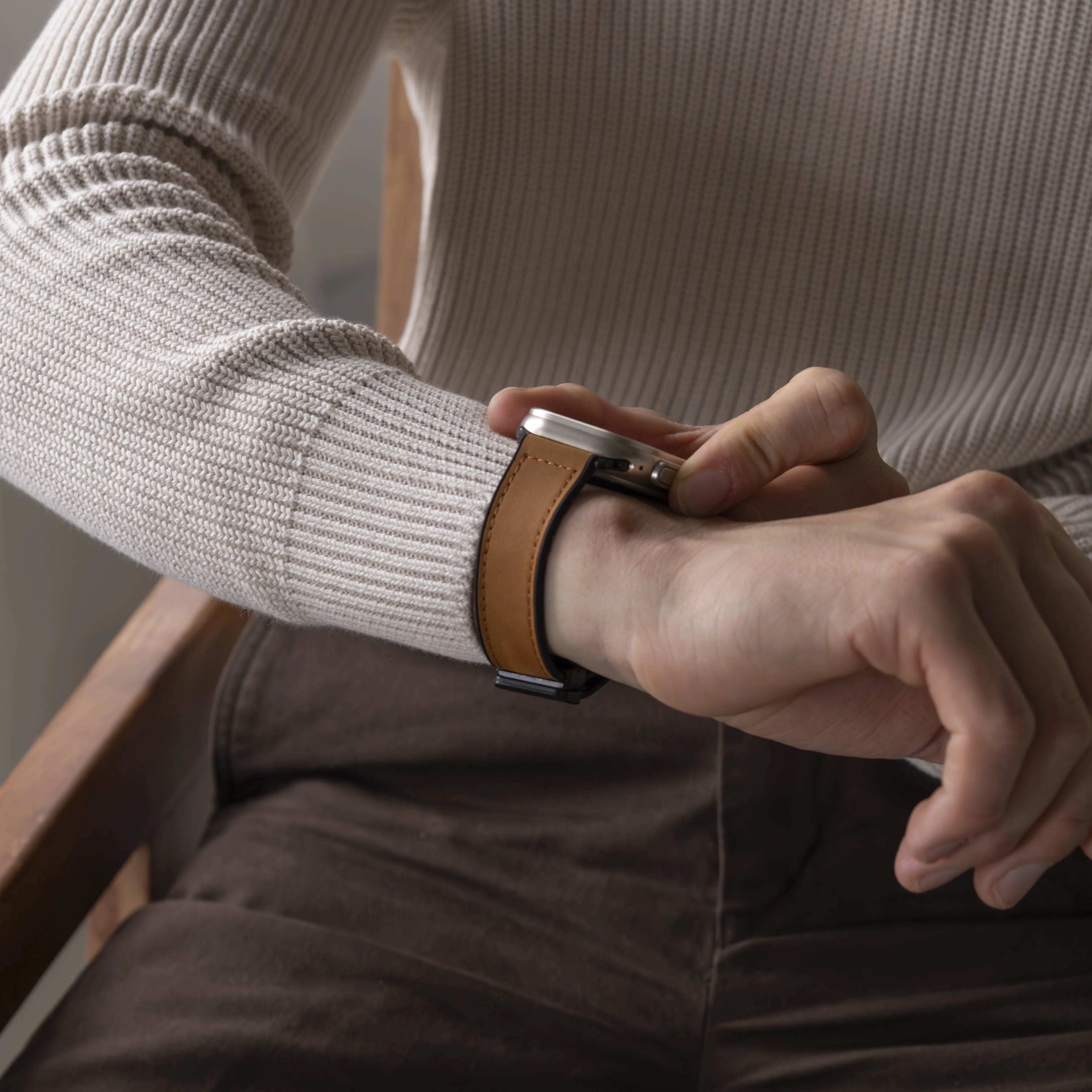 Bracelet cuir avec D-Buckle Apple Watch (marron clair)