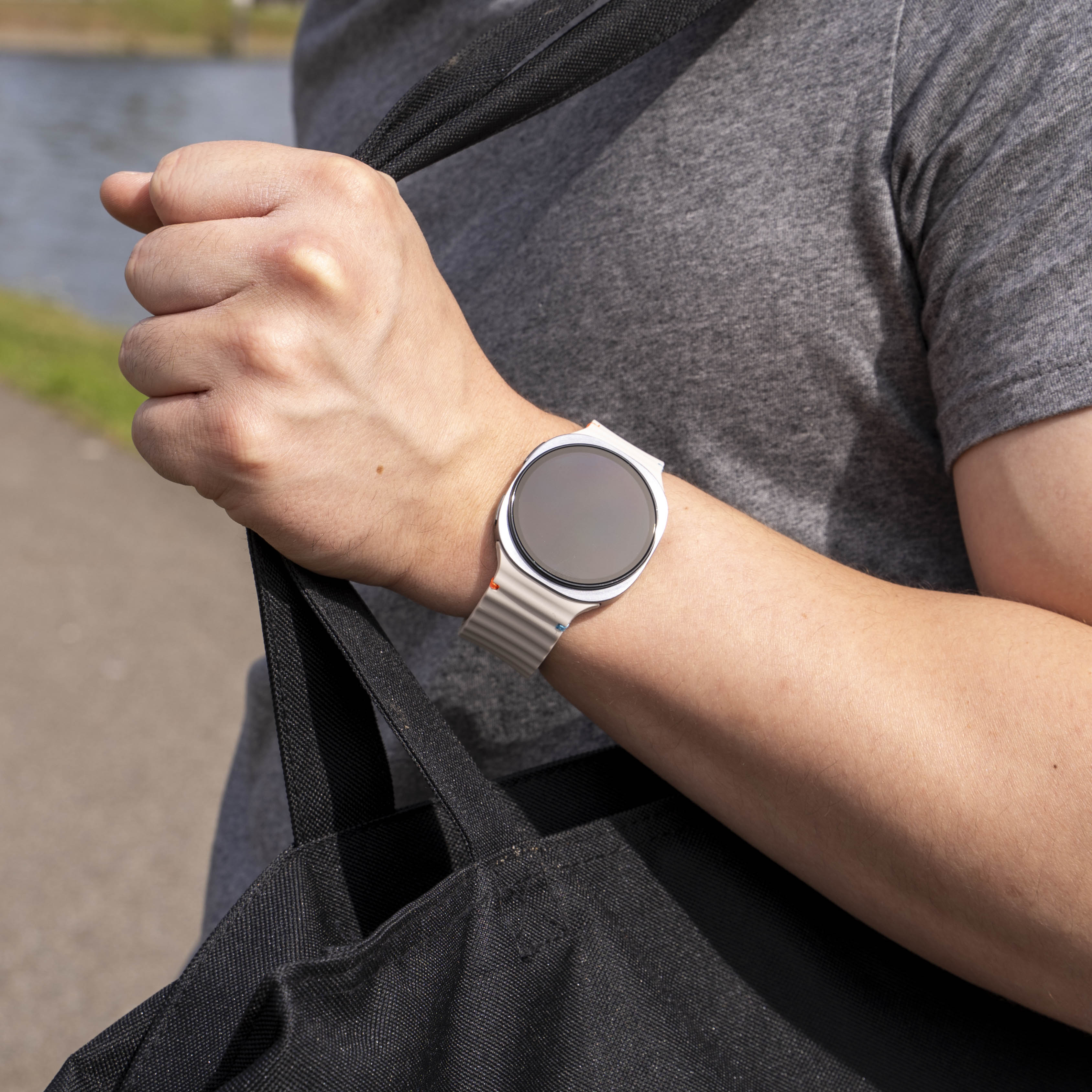 Bracelet silicone ondulé Samsung Galaxy Watch 9 - 40mm (lumière stellaire)