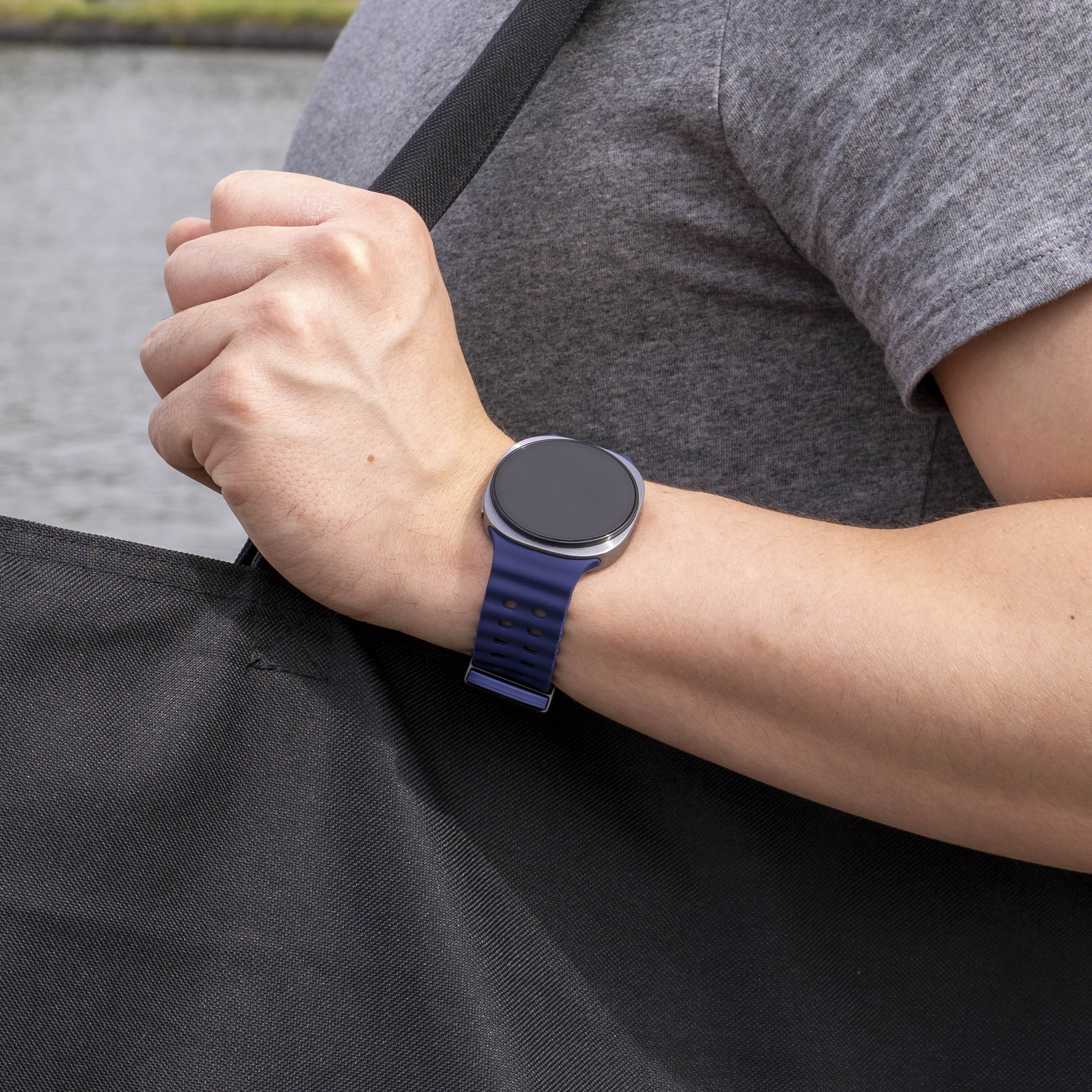 Samsung Galaxy Watch 9 - 40mm Ocean Strap (Dark Blue)