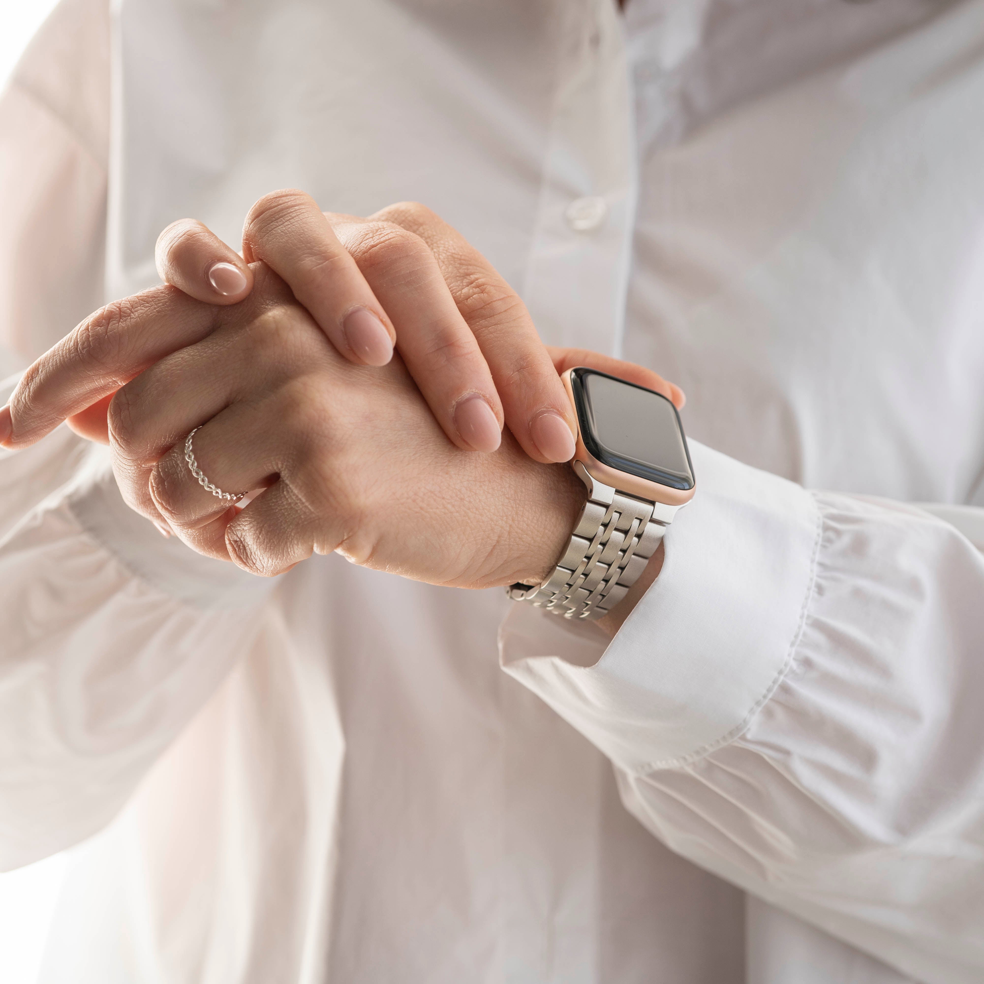 Bracelet luxe á maillons acier Apple Watch (lumière stellaire)