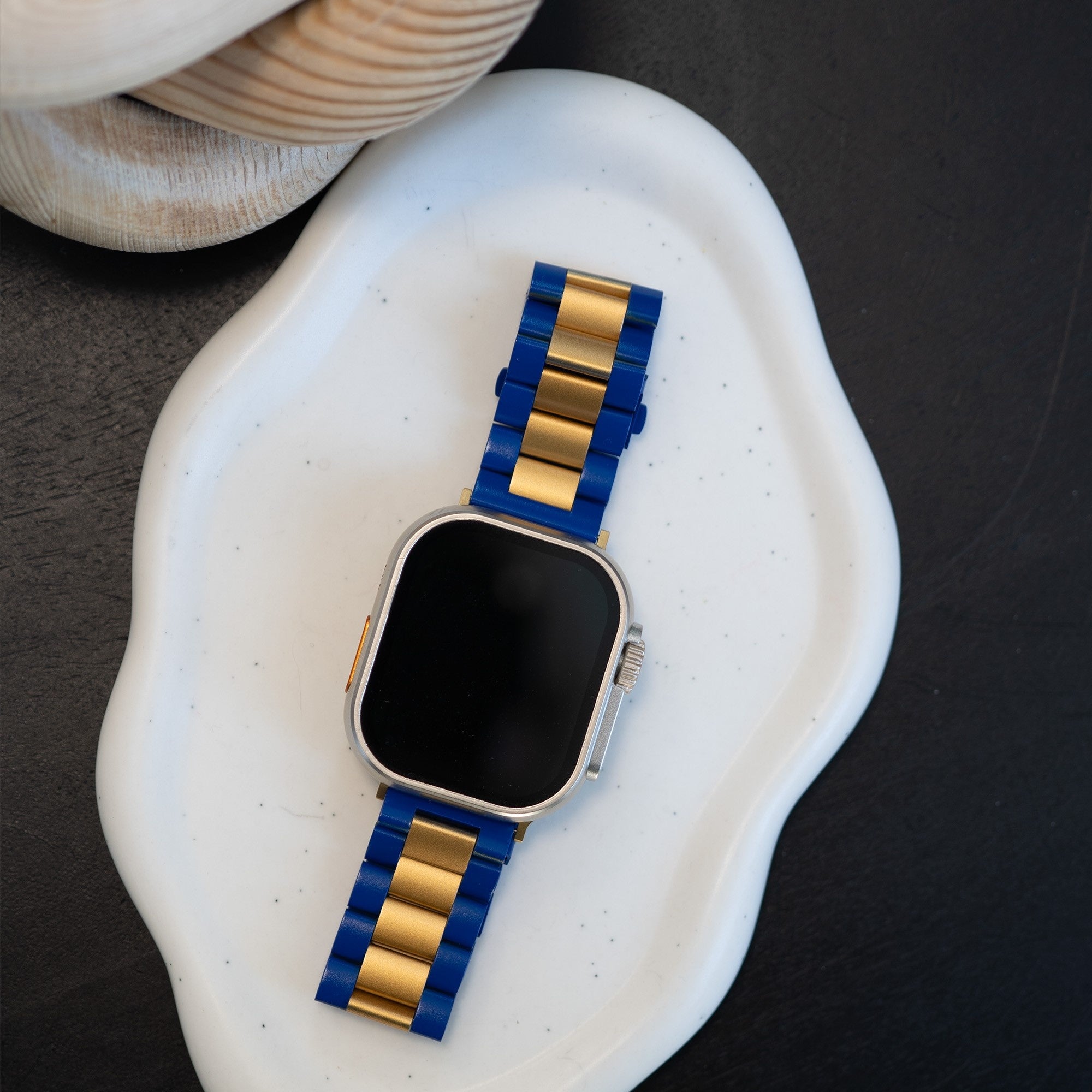 Apple_Staal_Blauw-Goud_B1-2