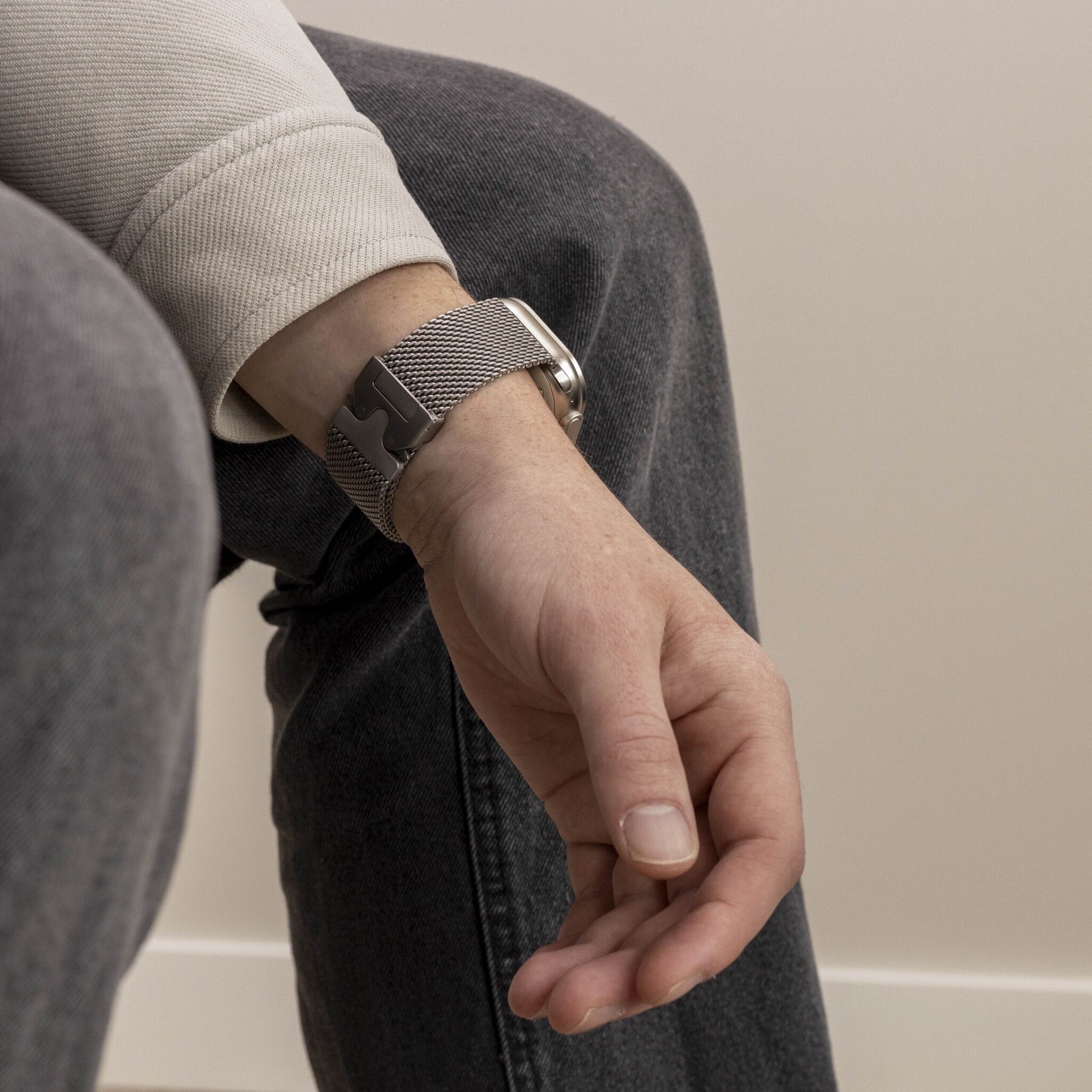 Apple Watch Titanium Milanese Strap (Titanium)