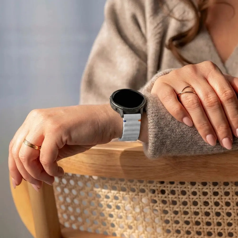 Bandz Garmin Venu 4 - 45mm Silicone Strap 'Wave' (Light Grey)