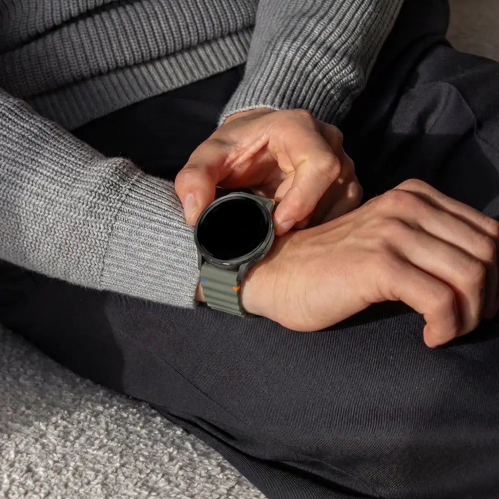 Bandz Garmin Venu 4 - 45mm Silicone Strap 'Wave' (Army Green)