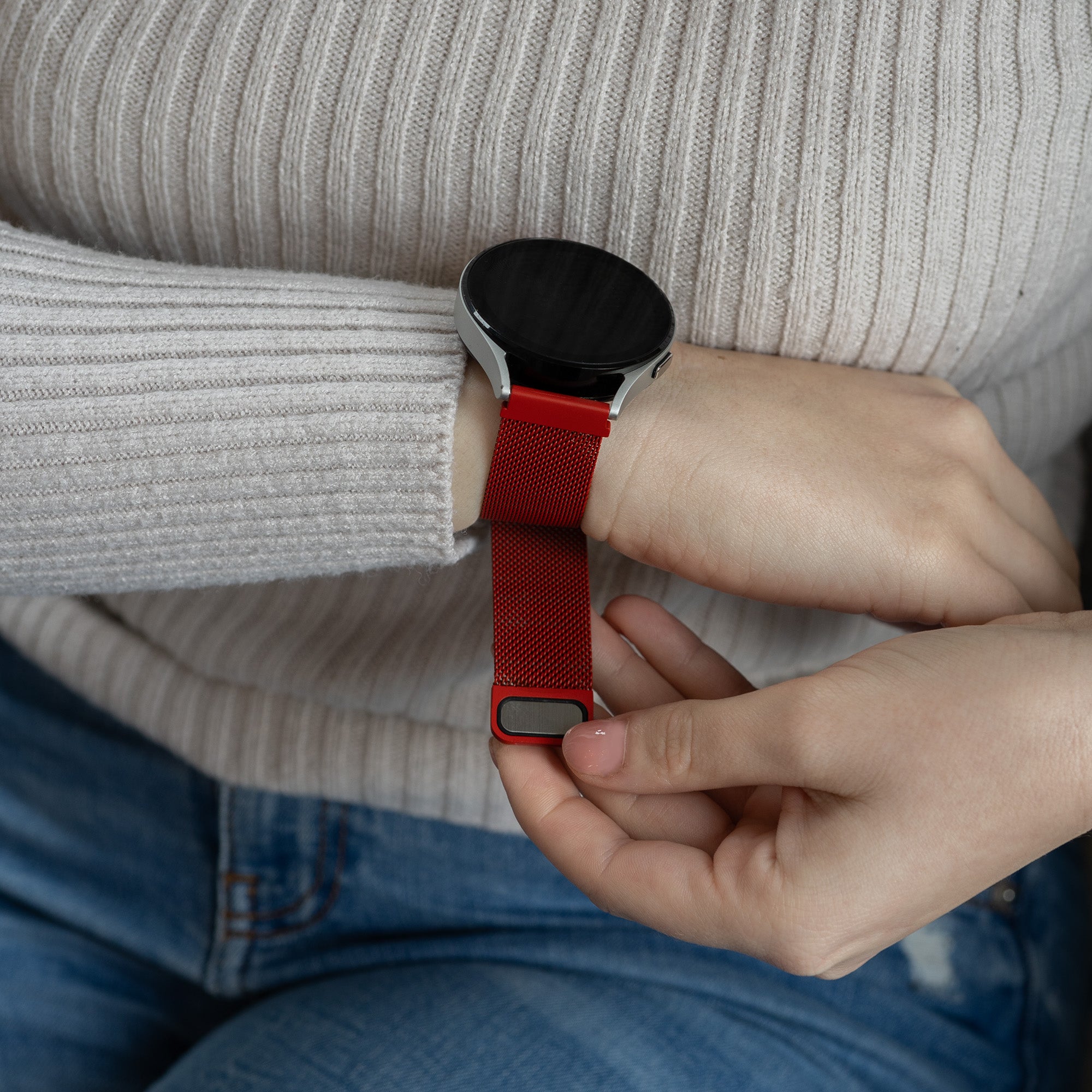 Samsung Galaxy Watch 6 - 40mm Milanese Strap (Red)